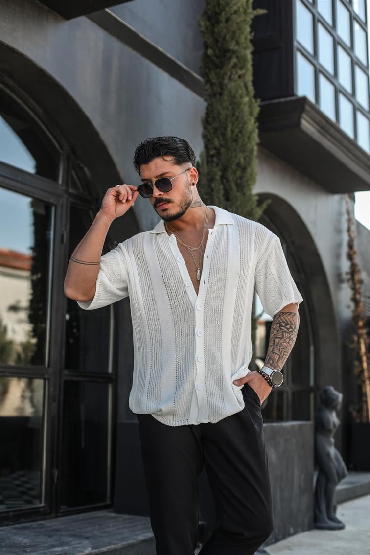 Şeritli Örmeli İnce Triko Kısa Kol Gömlek Beyaz