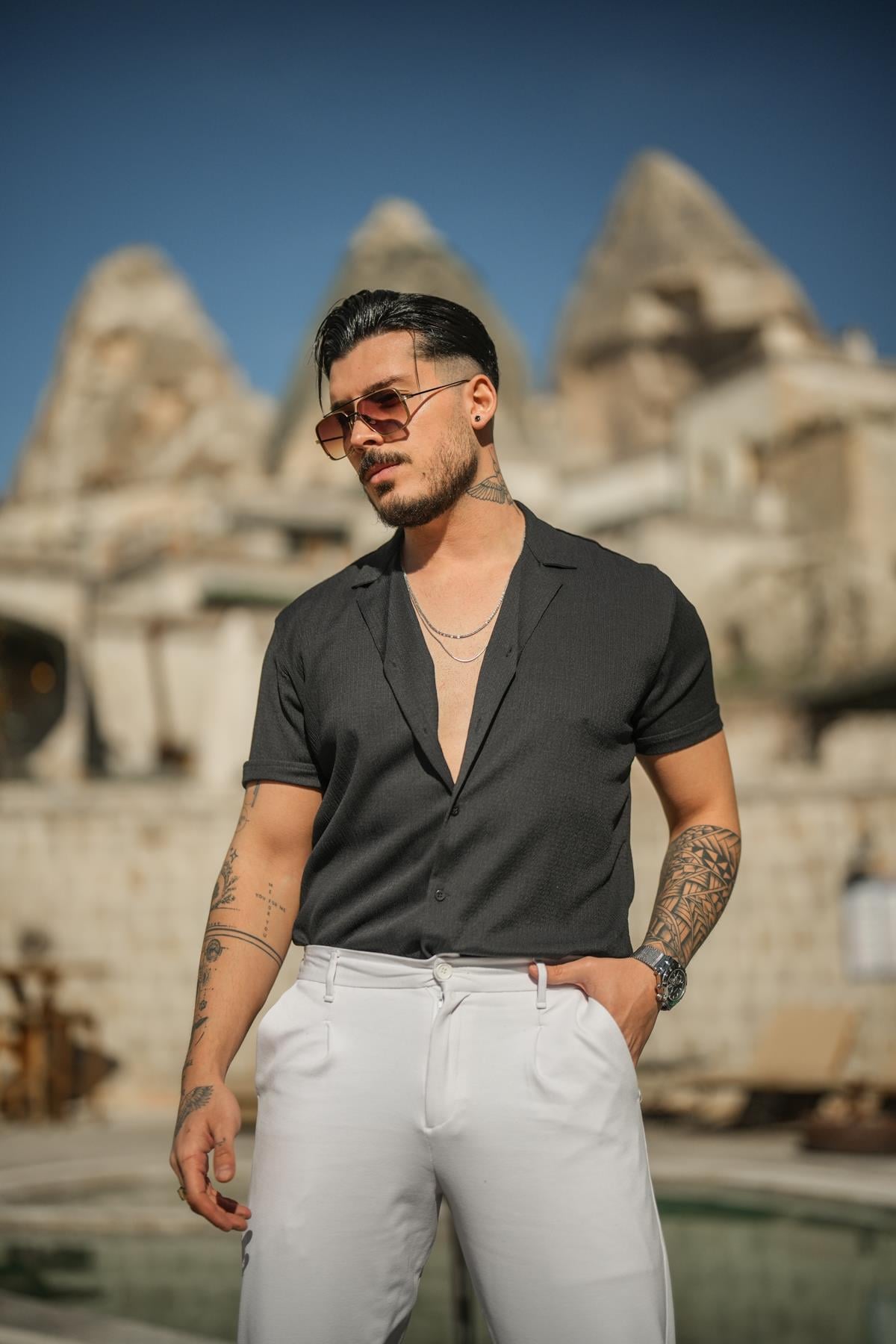 Slim Fit Pilili Kısa Kol Gömlek Siyah