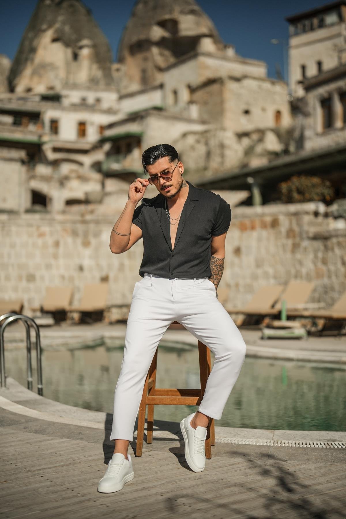 Slim Fit Pilili Kısa Kol Gömlek Siyah
