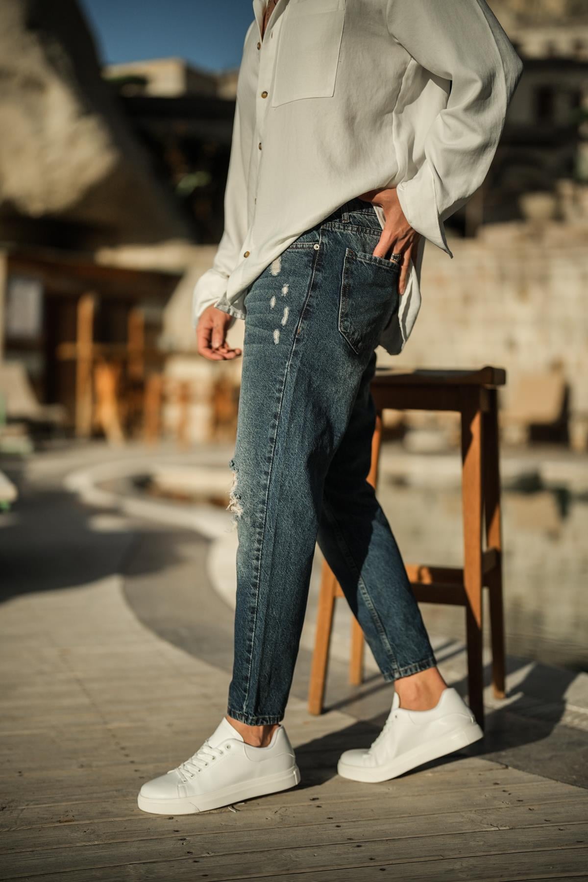 Taşlamalı Yırtıklı Mom Jean Koyu Mavi