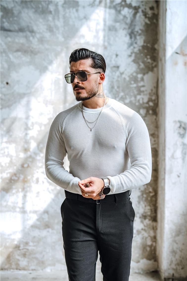 Uzun Kollu Dar Kalıp Örgülü Kazak Beyaz