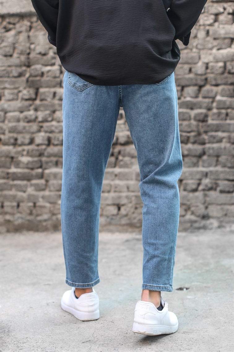 Valentina Mom Jean