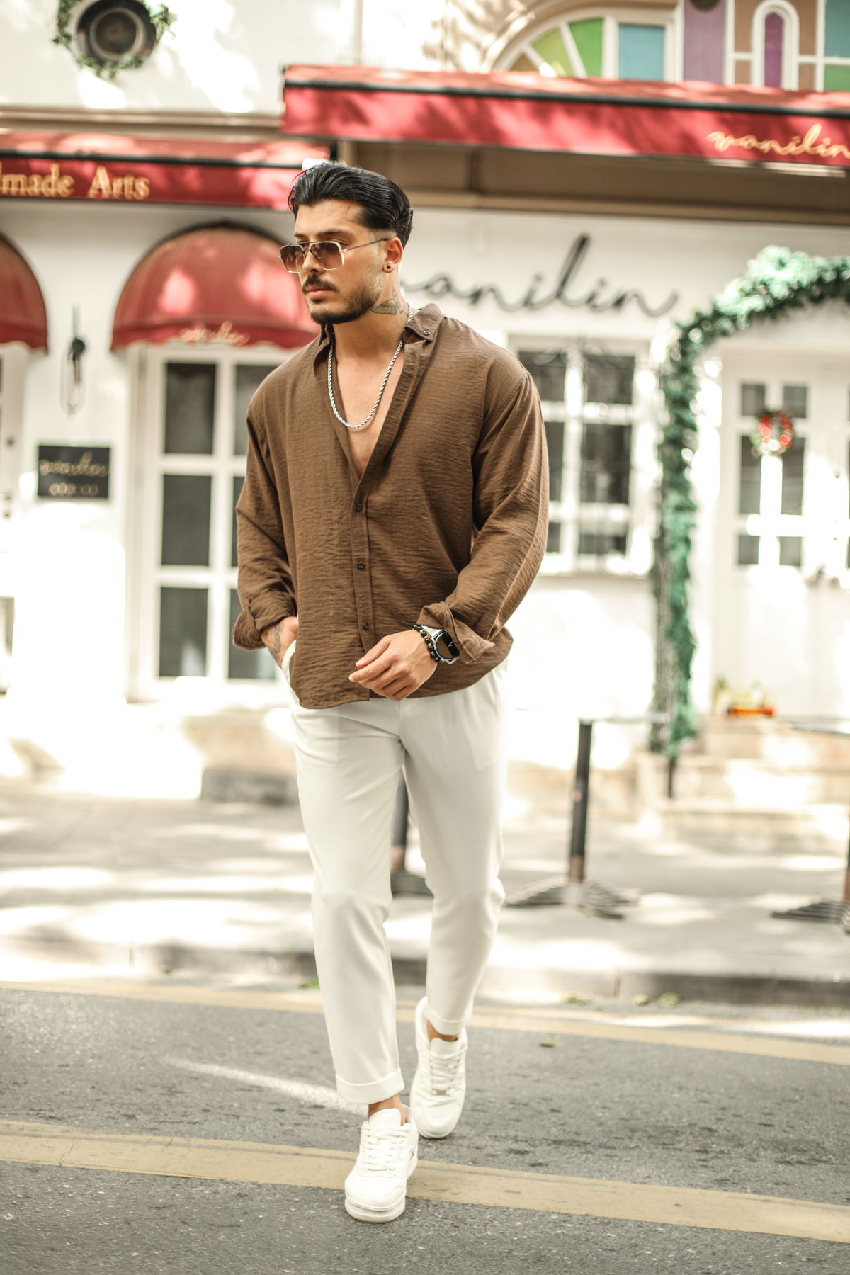 Yaka Düğmeli Basic Regular Fit Gömlek Kahve