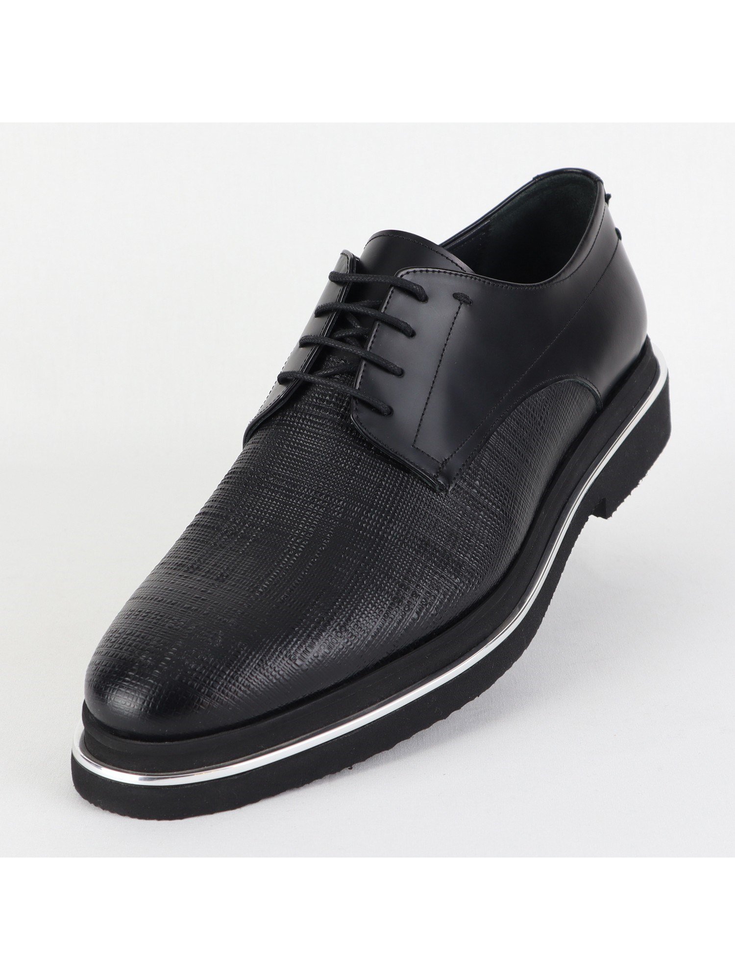 Black Toned White Striped Sole Leather Men’s Shoes Wholesale