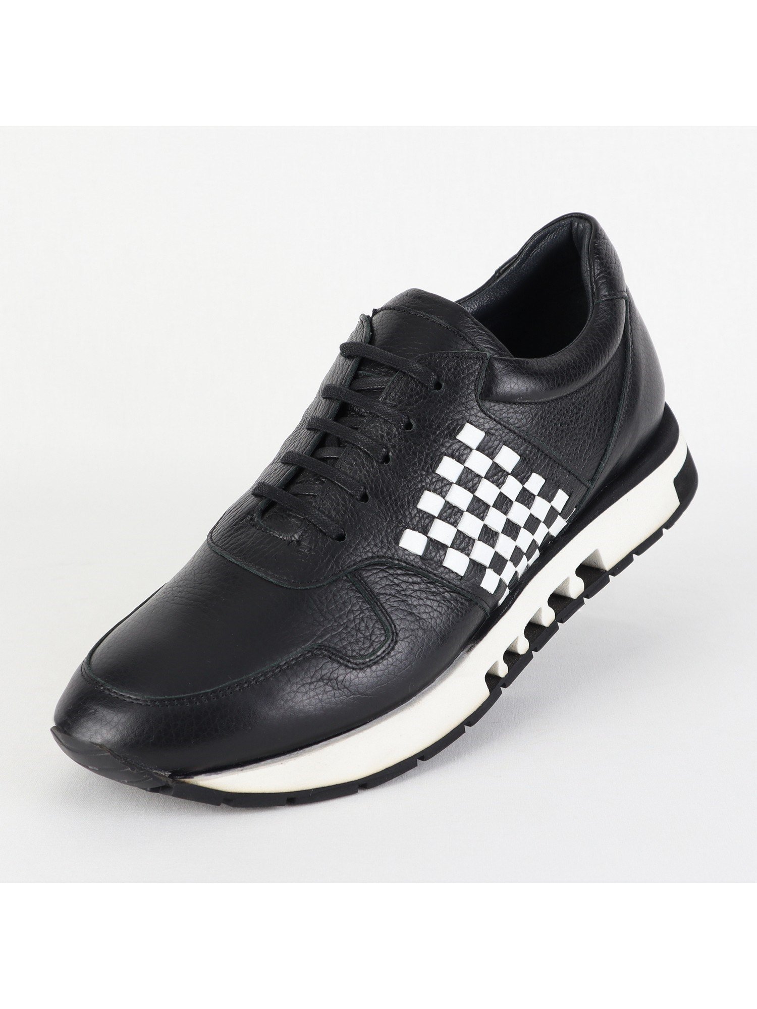 Checkered Black Laced Up Men’s Sports Shoes Wholesale