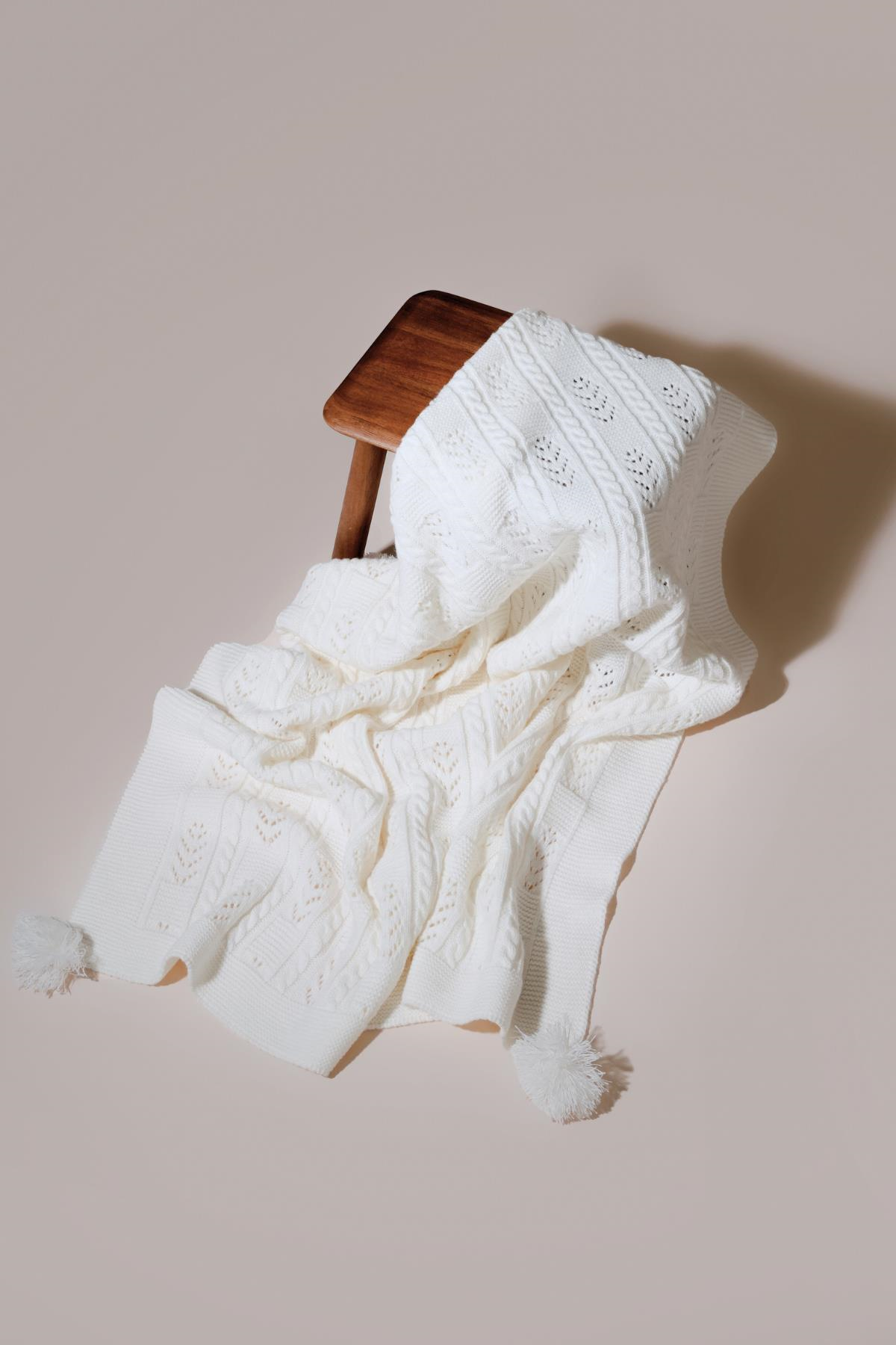 Chuba Çocuk Örgü Desenli Ponponlu Triko Battaniye (80cmx100cm) Ekru CHKIDS201