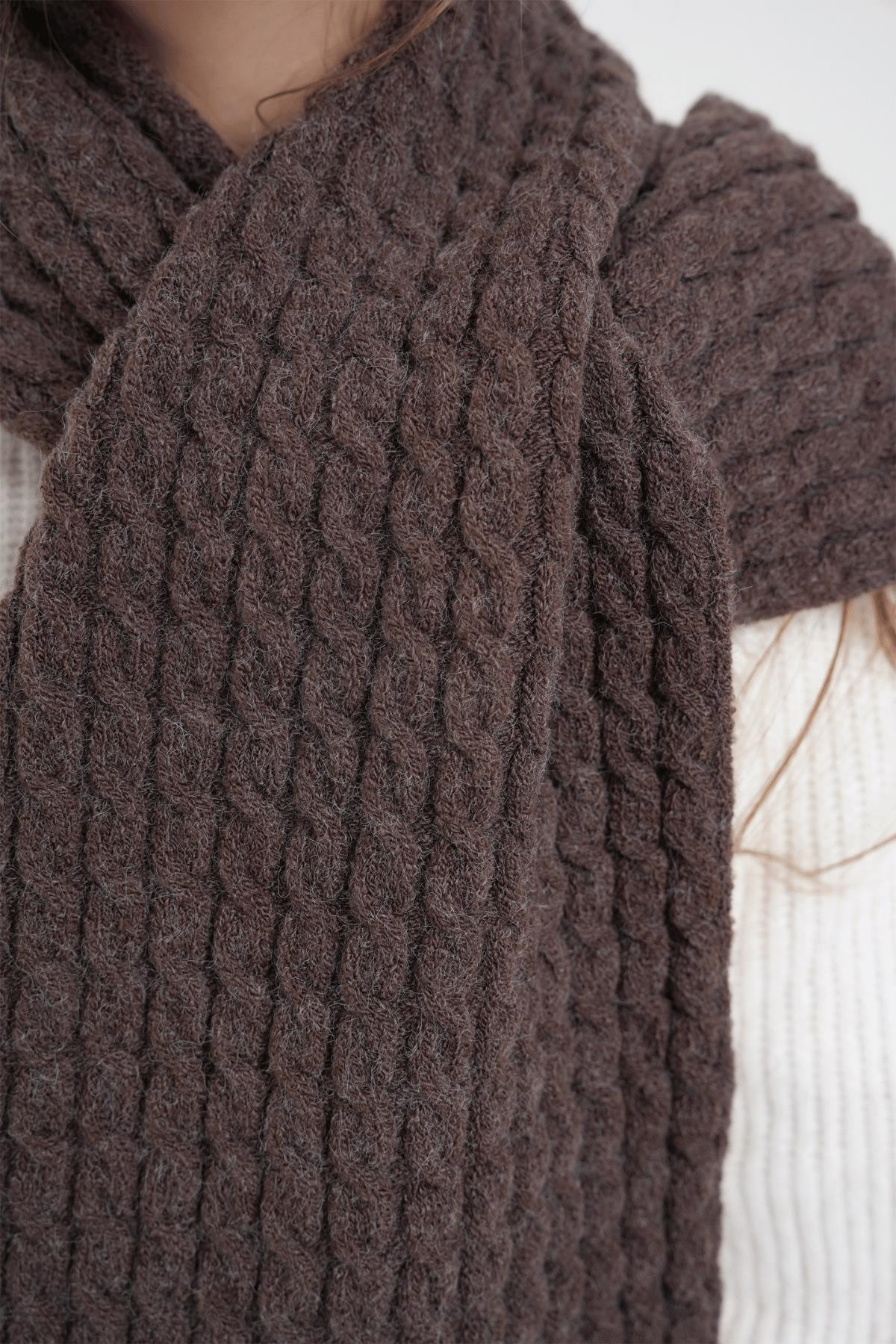 Chuba Çocuk Saç Örgü Yumuşak Tuşe Triko Atkı Bere Takımı 7-9 & 10-12 Yaş Koyu Kahve CHKIDS103