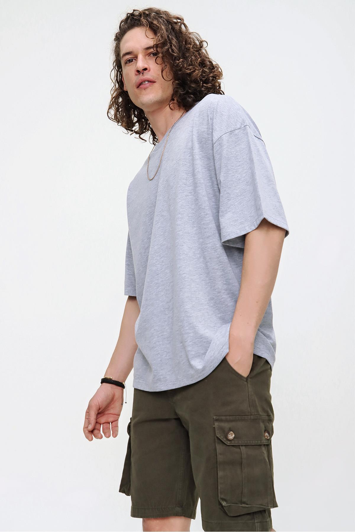 Chuba Erkek Açık Gri Bisiklet Yaka Oversize Basic Pamuklu T-Shirt 21S102