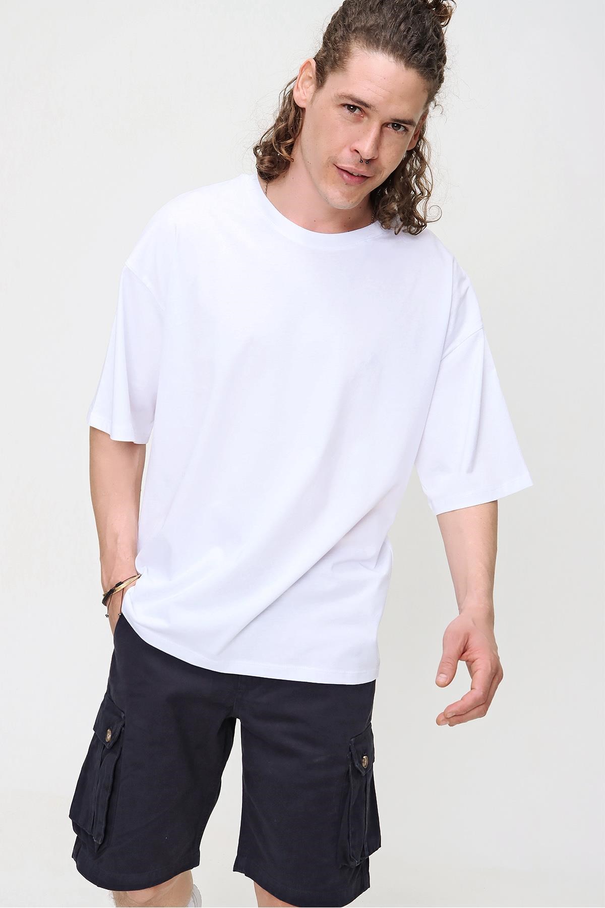 Chuba Erkek Beyaz Bisiklet Yaka Oversize Basic Pamuklu T-Shirt 21S102
