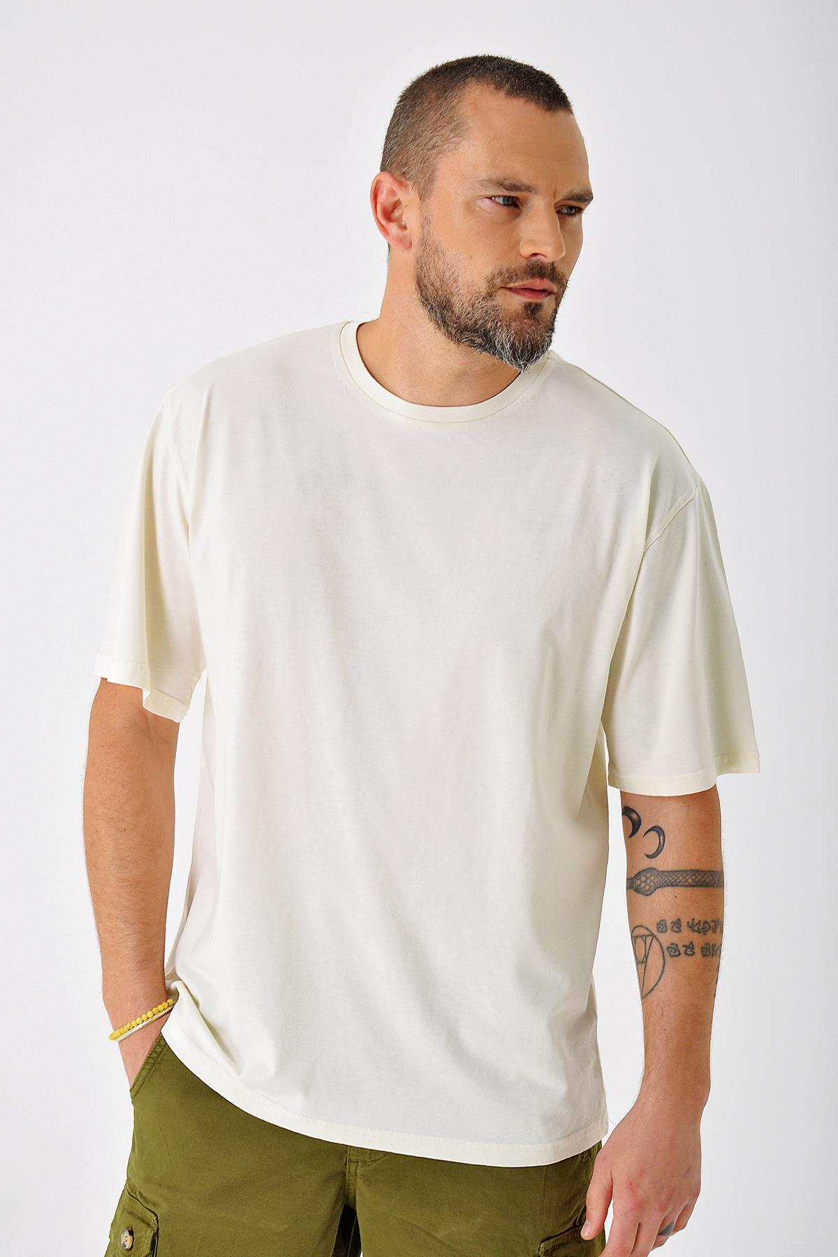 Chuba Erkek Organik Pamuk Bisiklet Yaka Baskılı Rahat Kesim T-Shirt Krem 23S2021