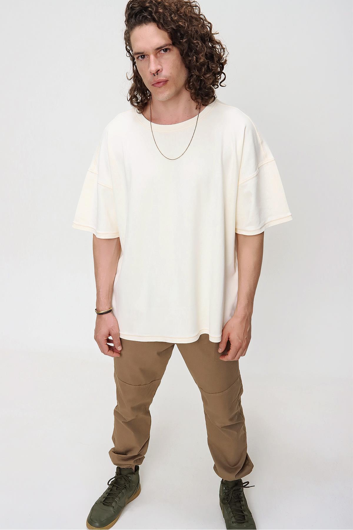 Chuba Erkek Premium Bisiklet Yaka Dokulu Oversize Yırtmaç Detaylı T-Shirt 21S104
