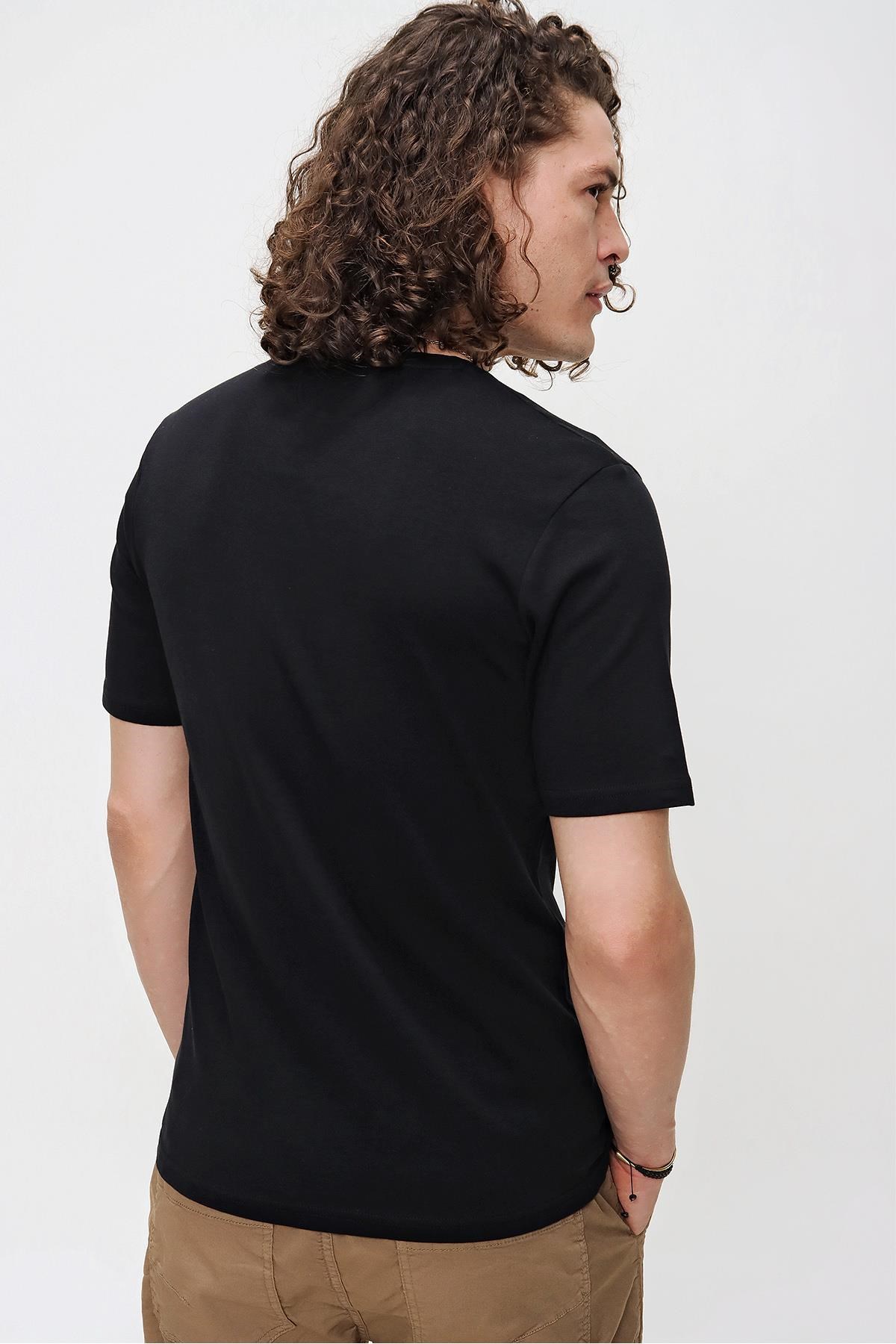 Chuba Erkek Premium Bisiklet Yaka Dokulu Regular Fit Basic T-Shirt 21S103
