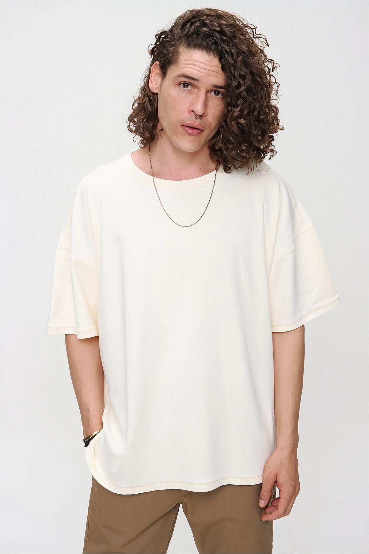 Chuba Erkek Premium Bisiklet Yaka Dokulu Oversize Yırtmaç Detaylı T-Shirt 21S104
