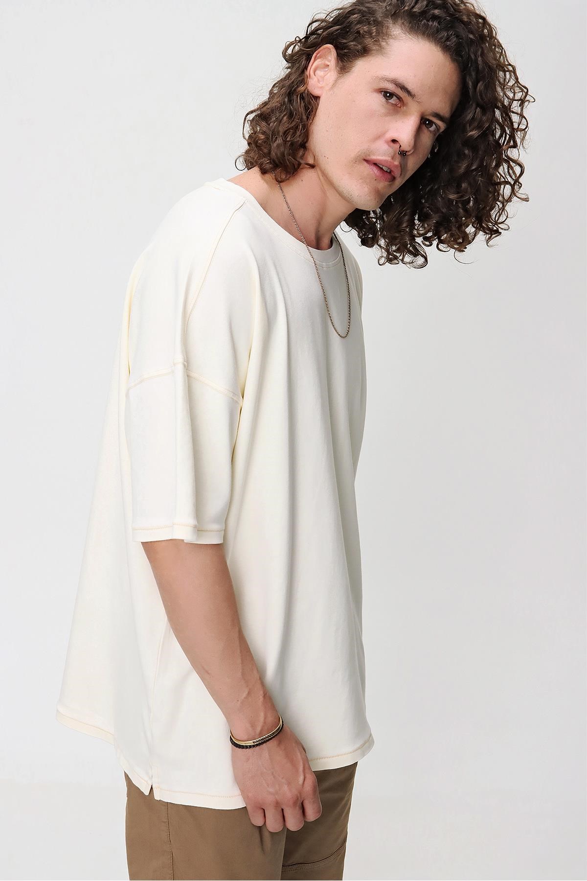 Chuba Erkek Premium Bisiklet Yaka Dokulu Oversize Yırtmaç Detaylı T-Shirt 21S104
