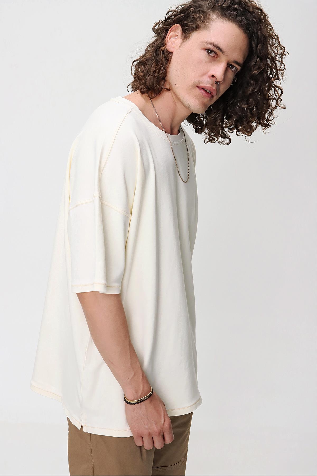 Chuba Erkek Premium Bisiklet Yaka Dokulu Oversize Yırtmaç Detaylı T-Shirt 21S104