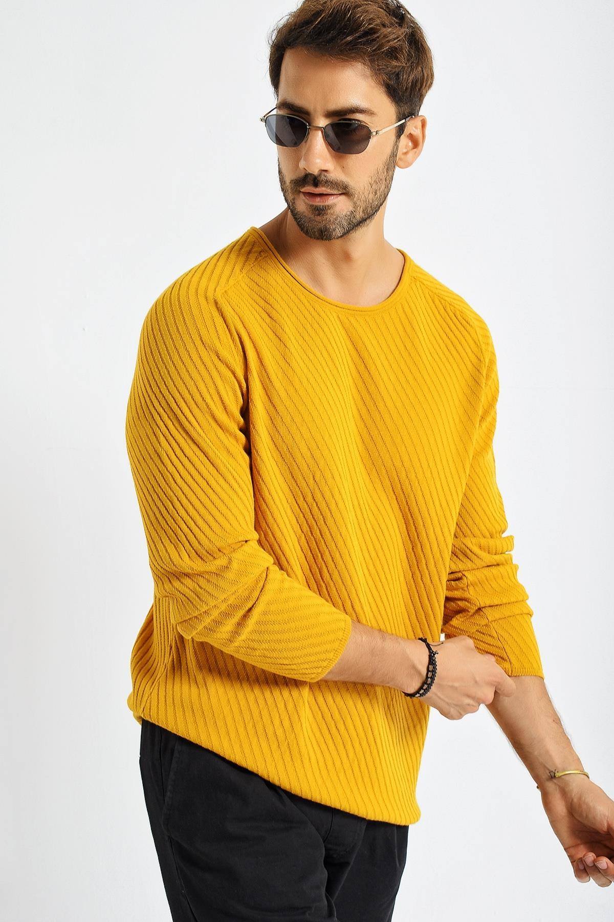 Chuba Erkek Roll Yaka Örgü Detaylı İnce Spor Triko Kazak 21W305