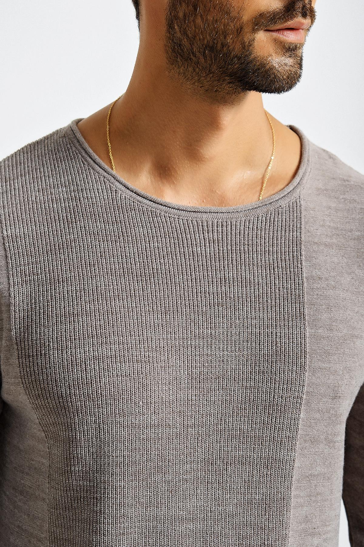 Chuba Erkek Roll Yaka Panel Desen İnce Spor Triko Kazak 21W306