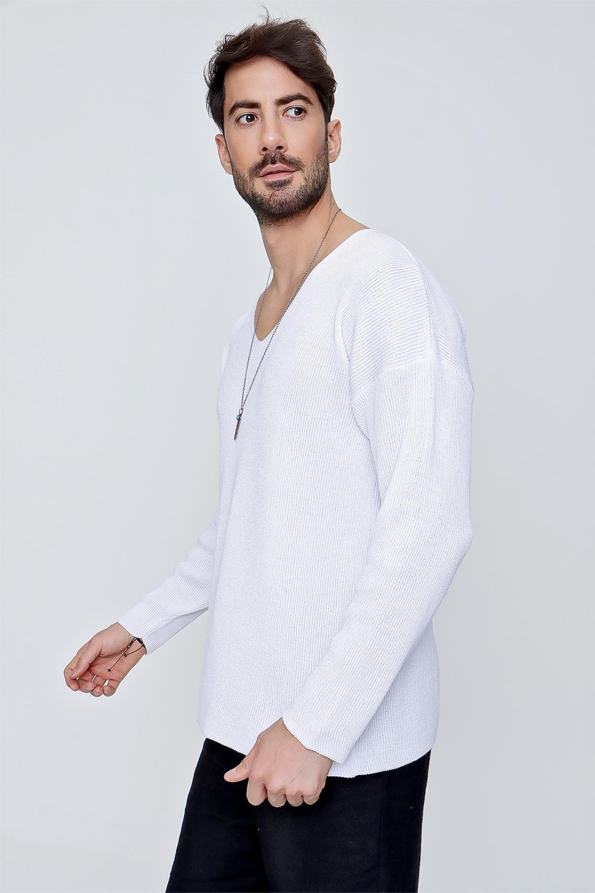 Chuba Erkek V Yaka Pamuklu Salaş Triko Kazak Beyaz  22SM212