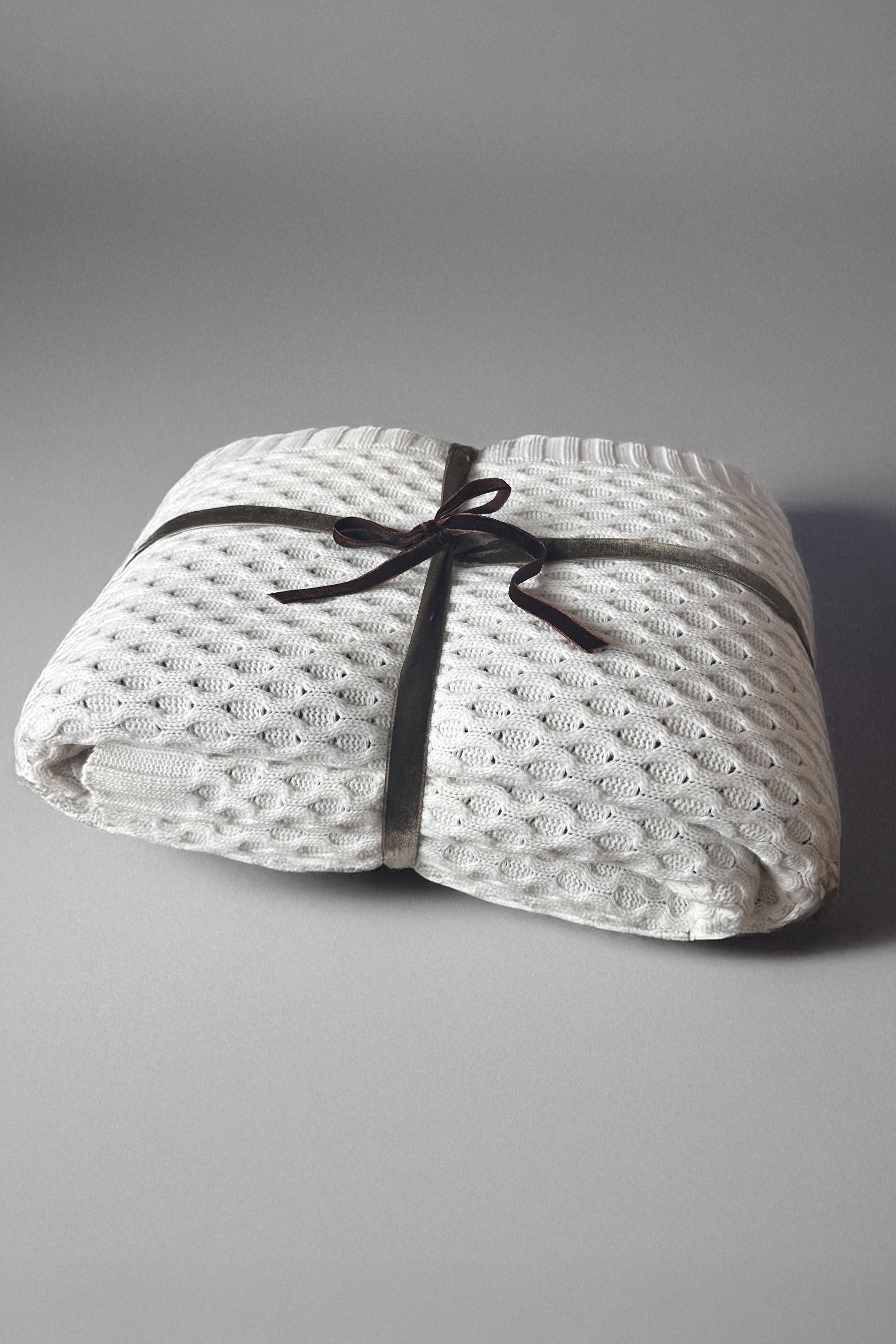 CHUBA HOME Dokulu Tv Battaniyesi - Koltuk Şalı (130cmx170cm) Beyaz CHOME101