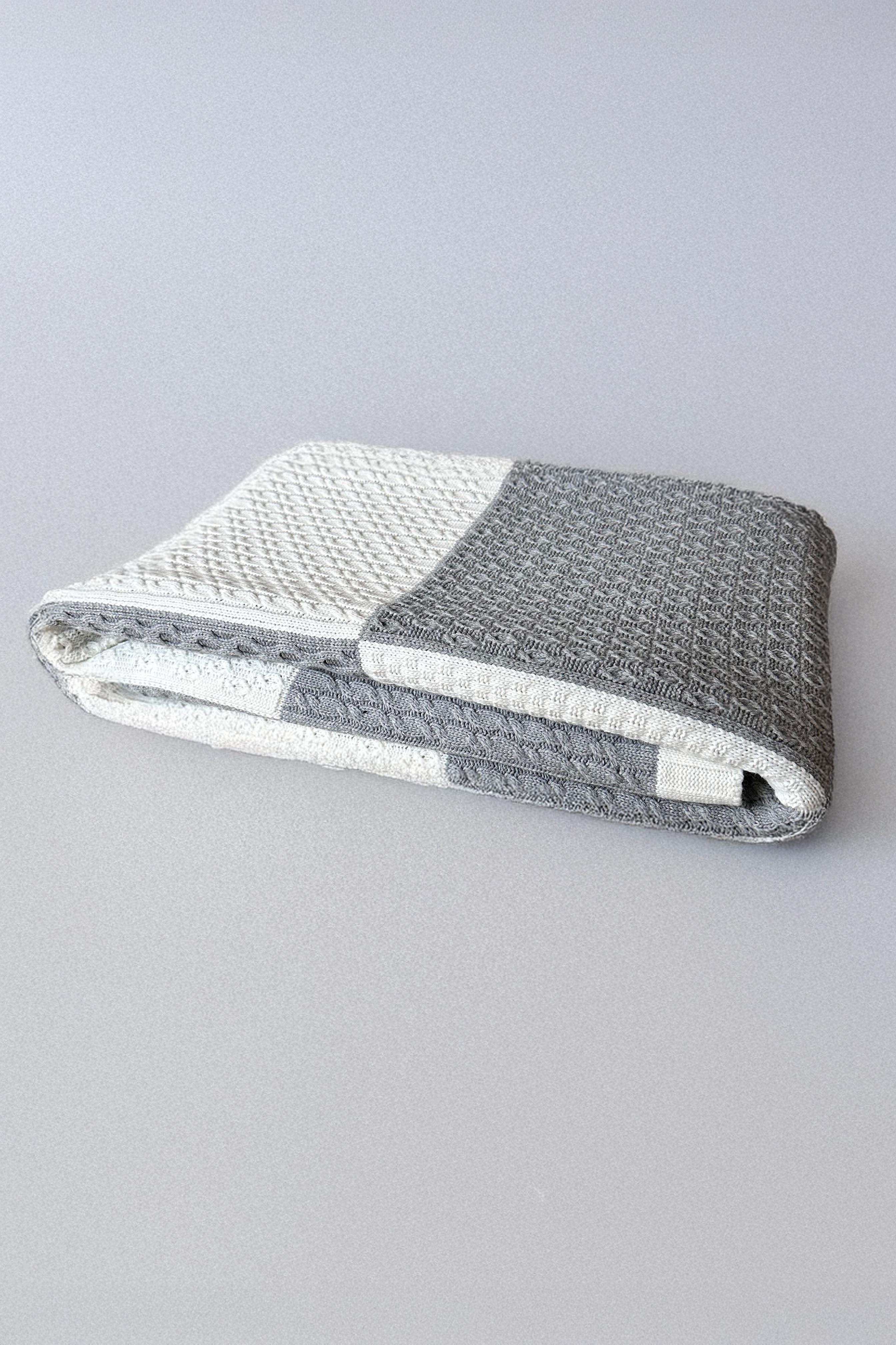 CHUBA HOME Patchwork Tv Battaniyesi (130cmx170cm) Gri-Ekru CHOME102