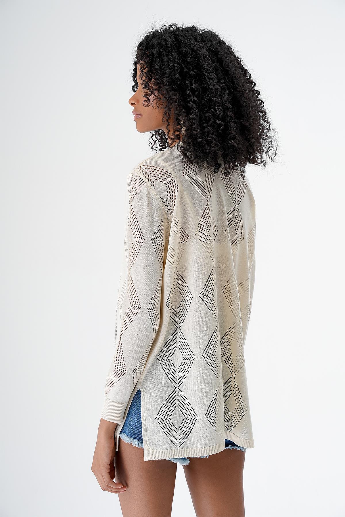 Chuba Kadın Ajurlu Mevsimlik Yırtmaçlı Triko Hırka Vanilya 24S156