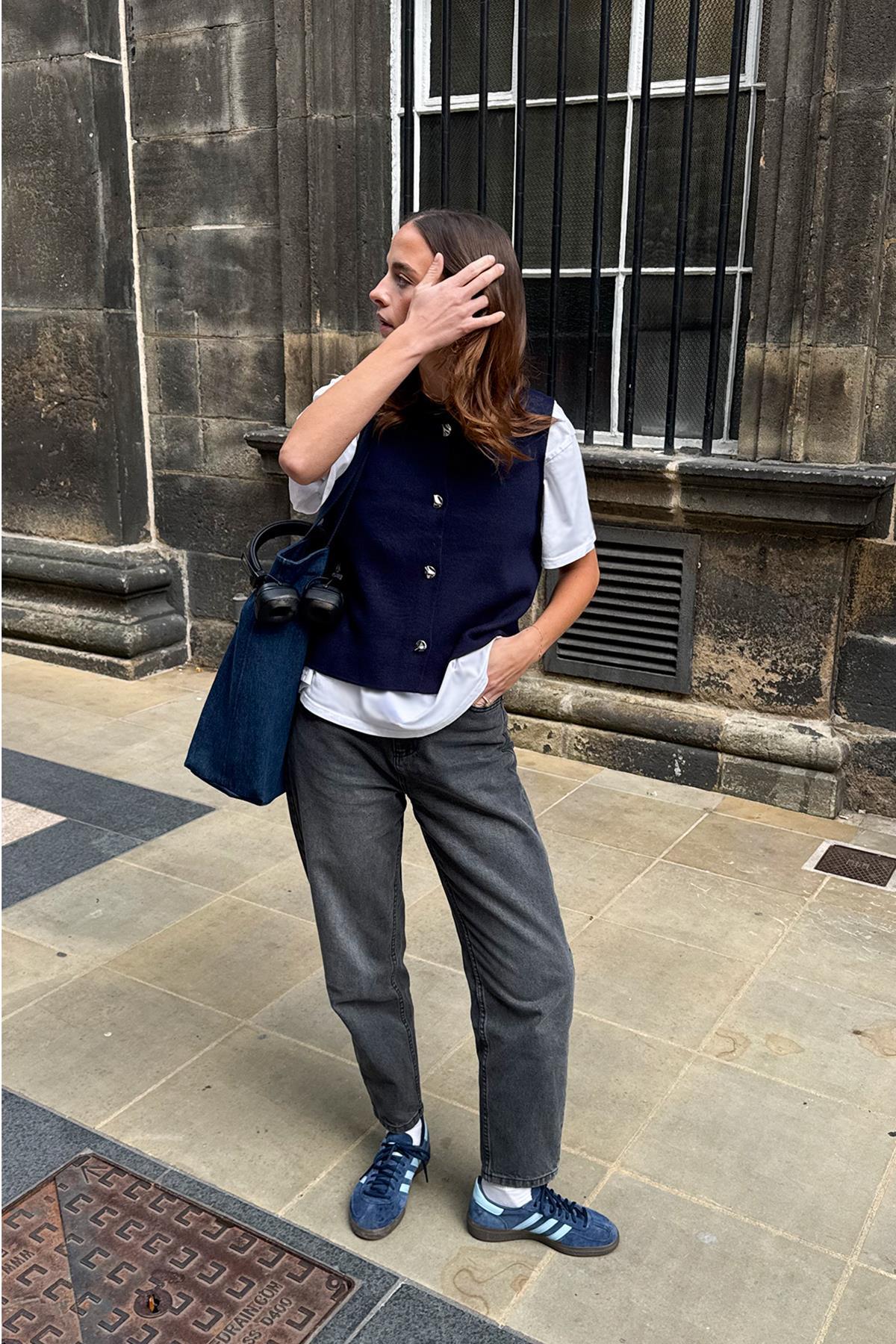 Chuba Kadın Bisiklet Yaka Gümüş Düğme Aksesuarlı Triko Yelek Lacivert 26W3035