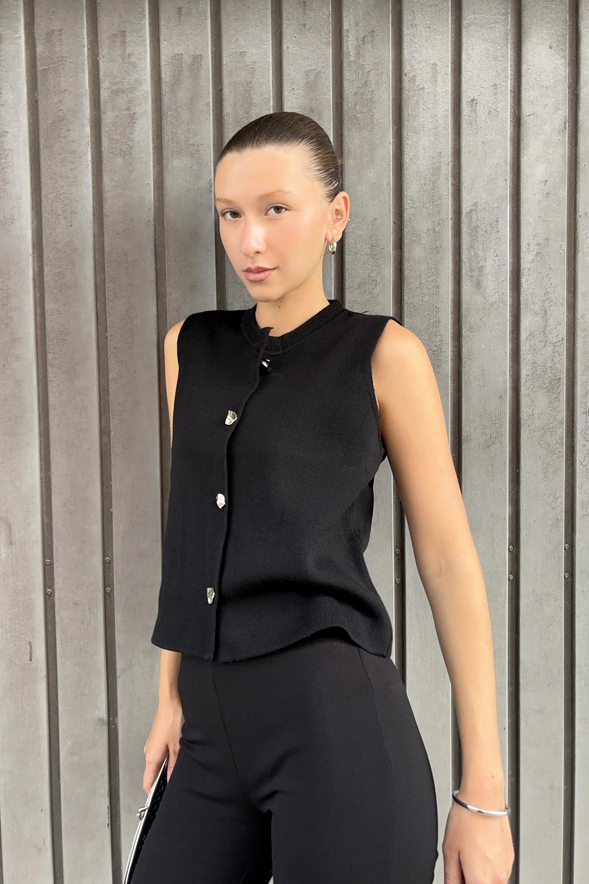 Chuba Kadın Bisiklet Yaka Gümüş Düğme Aksesuarlı Triko Yelek Siyah 26W3035