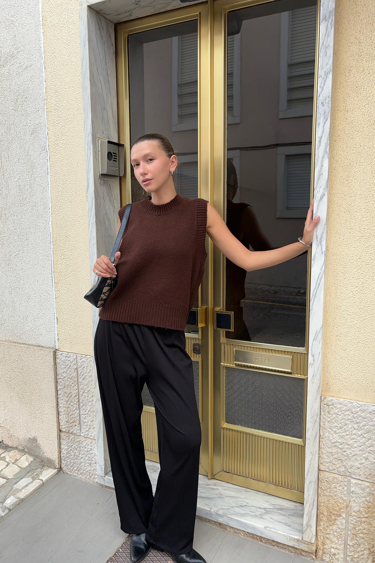 Chuba Kadın Bisiklet Yaka Yumuşak Dokulu Triko Süveter Kahverengi 26W3034