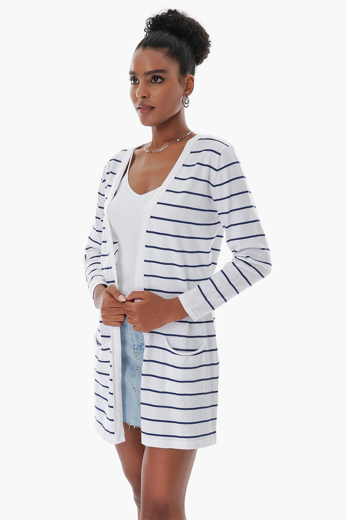 Chuba Kadın Çizgili Cep Detaylı Açık Form Pamuklu İnce Triko Hırka Beyaz 23S1010