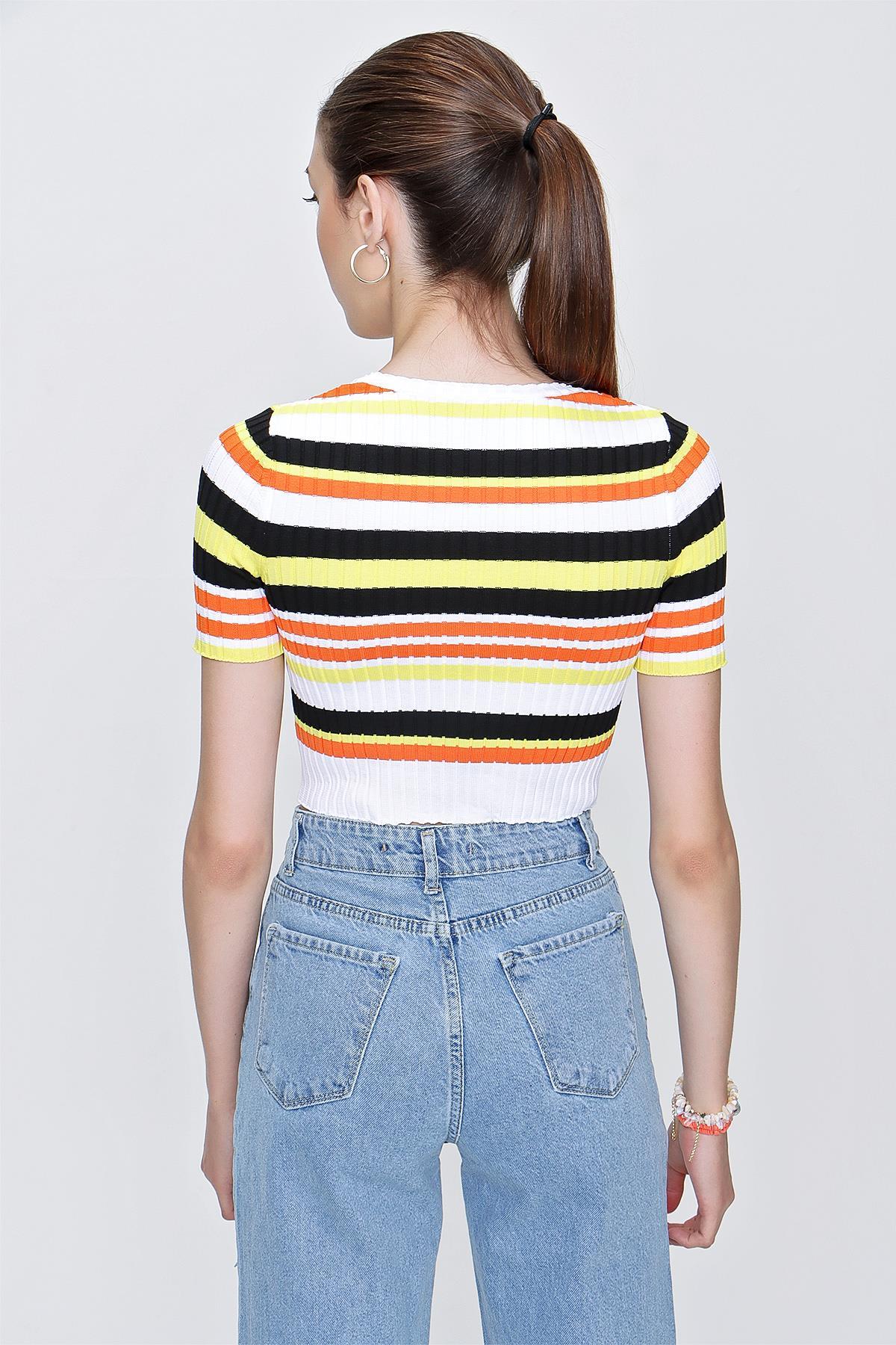 Chuba Kadın Çizgili Kısa Kollu Triko Crop Top Sarı-Beyaz 22SW367