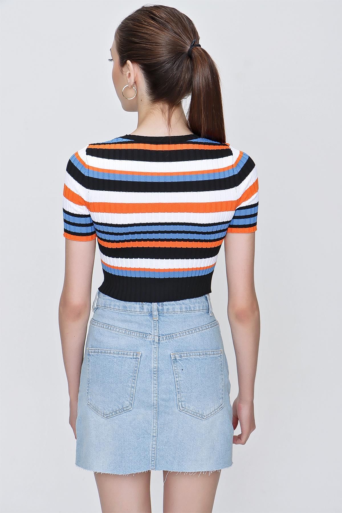 Chuba Kadın Çizgili Kısa Kollu Triko Crop Top Turuncu-Siyah 22SW367
