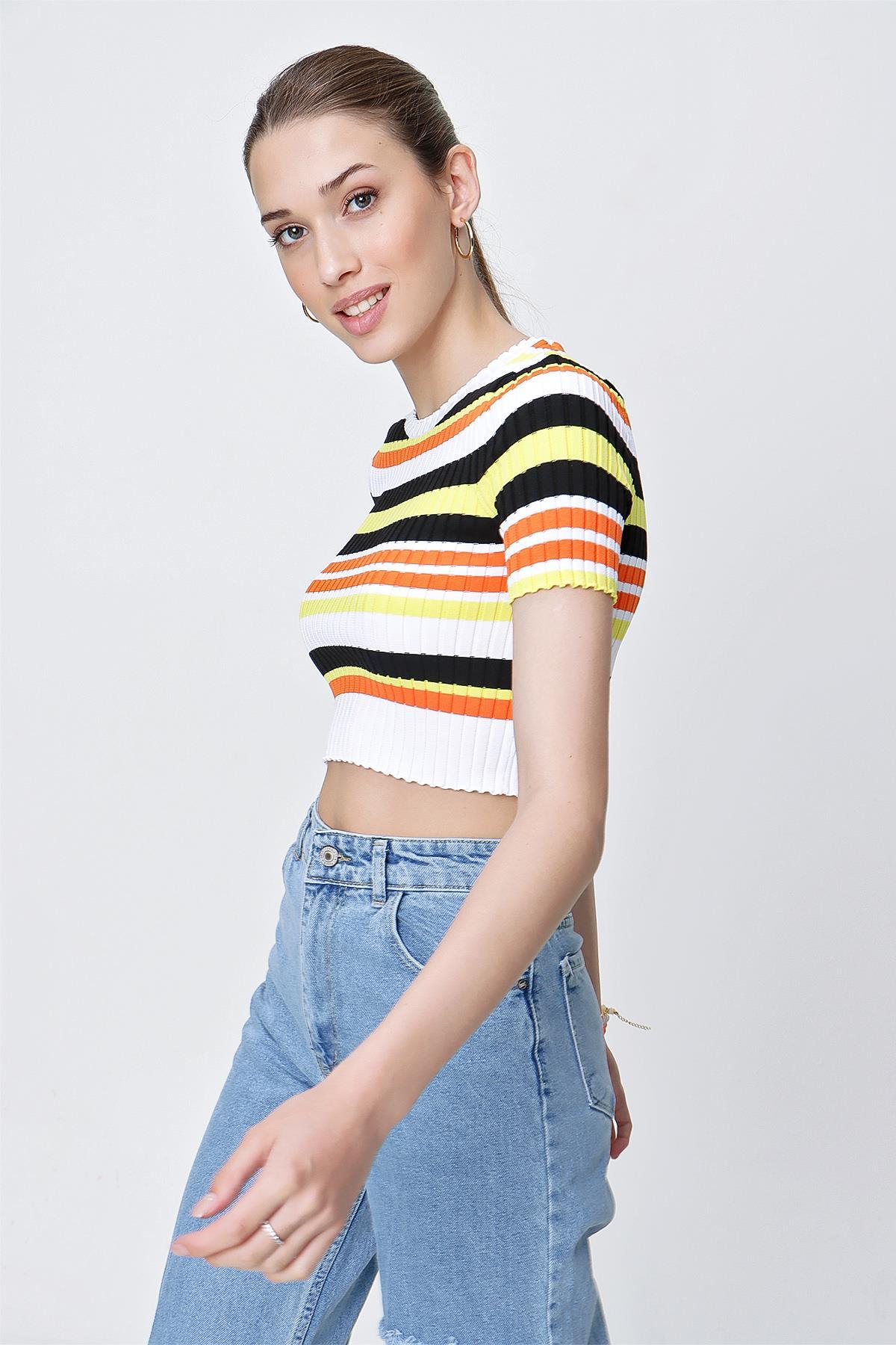 Chuba Kadın Çizgili Kısa Kollu Triko Crop Top Sarı-Beyaz 22SW367