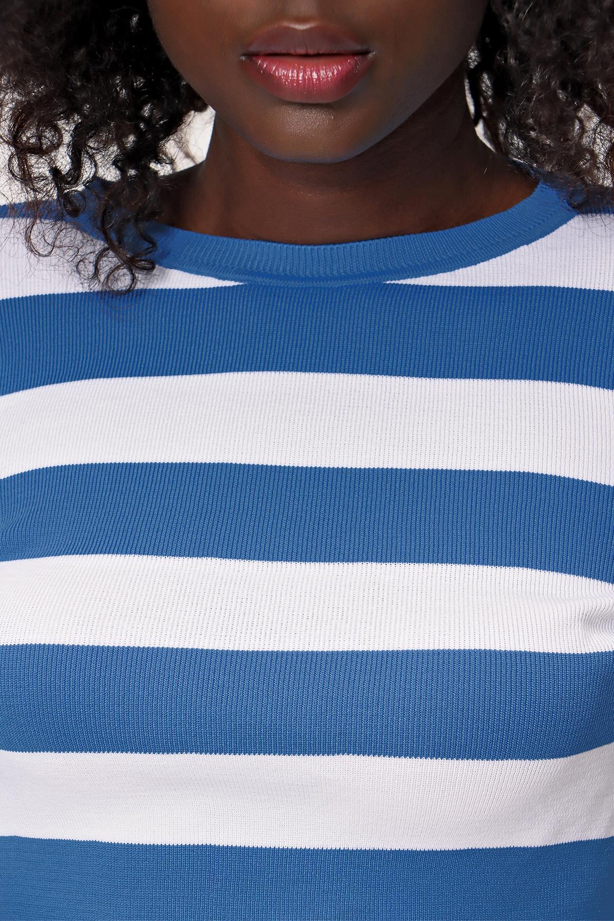 Chuba Kadın Çizgili Triko Crop Top İndigo-Ekru 22SW303