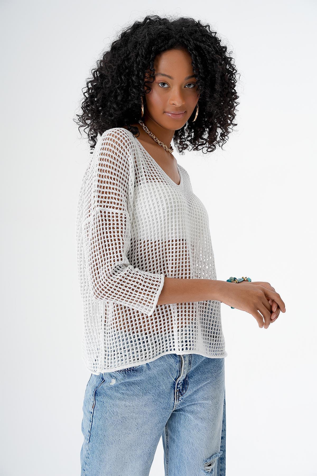 Chuba Kadın Geniş Kalıp V Yaka Ajurlu Transparan Triko Bluz Beyaz 24S154