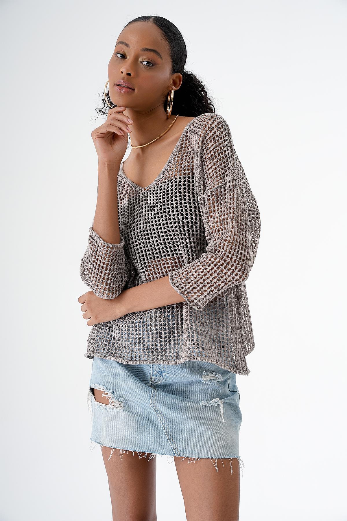 Chuba Kadın Geniş Kalıp V Yaka Ajurlu Transparan Triko Bluz Vizon 24S154