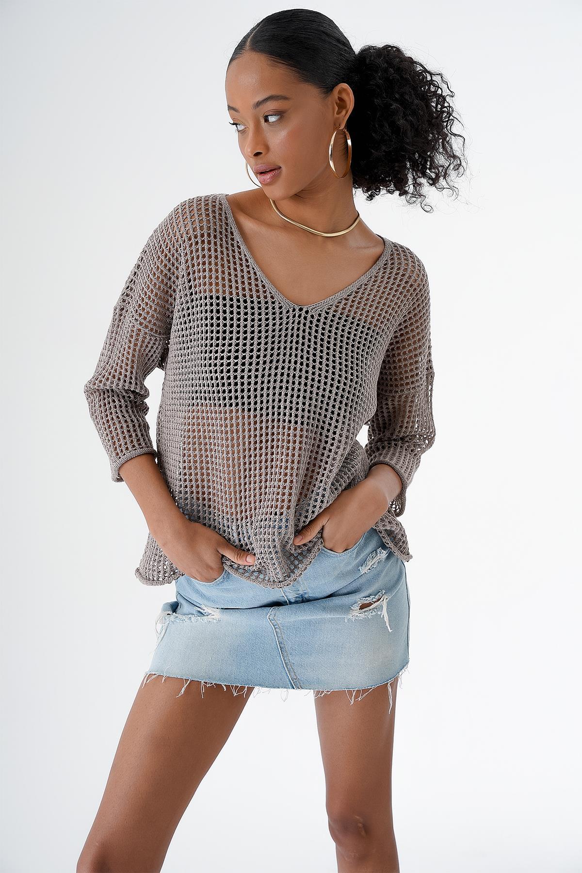 Chuba Kadın Geniş Kalıp V Yaka Ajurlu Transparan Triko Bluz Vizon 24S154