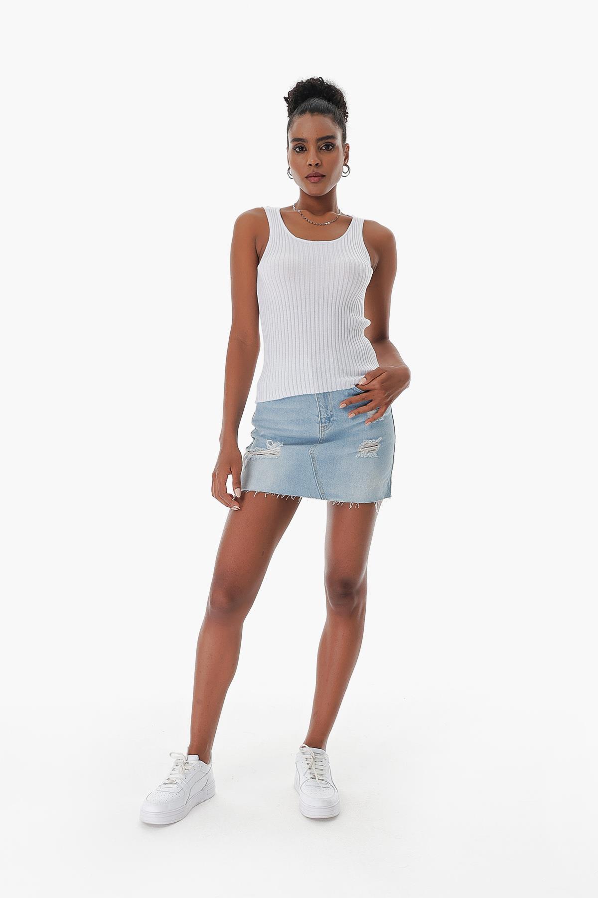 Chuba Kadın Havuz Yaka Fitilli İnce Pamuklu Triko Atlet Beyaz 23S1015