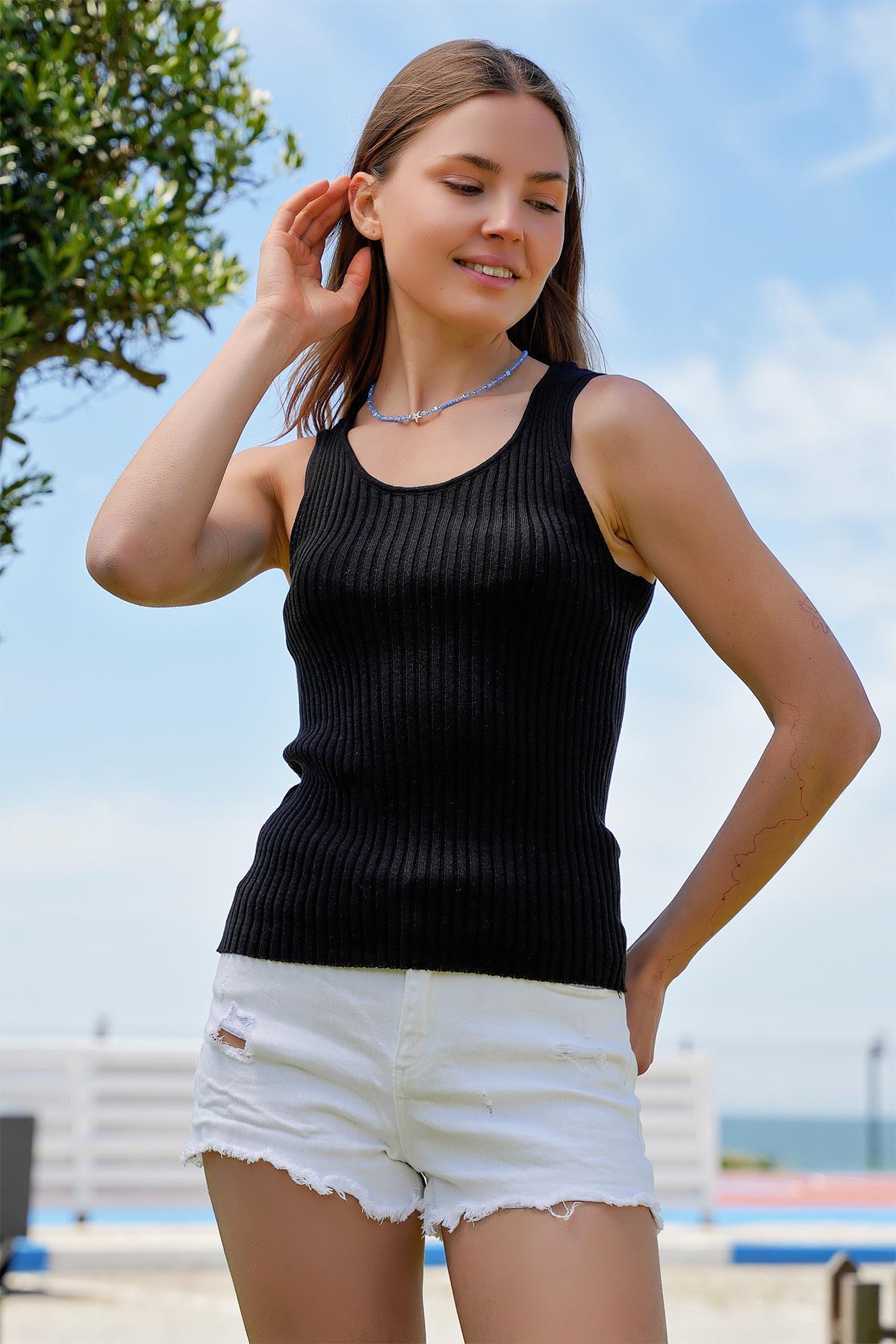 Chuba Kadın Havuz Yaka Fitilli İnce Pamuklu Triko Atlet Siyah 23S1015