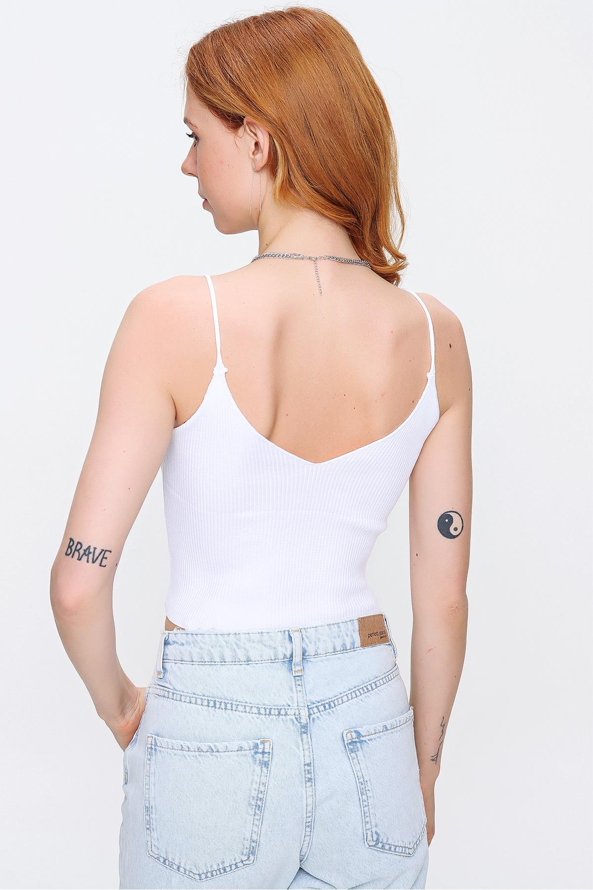 Chuba Kadın İp Askılı V-Neck Beyaz Fitilli Triko Crop Atlet 21S303