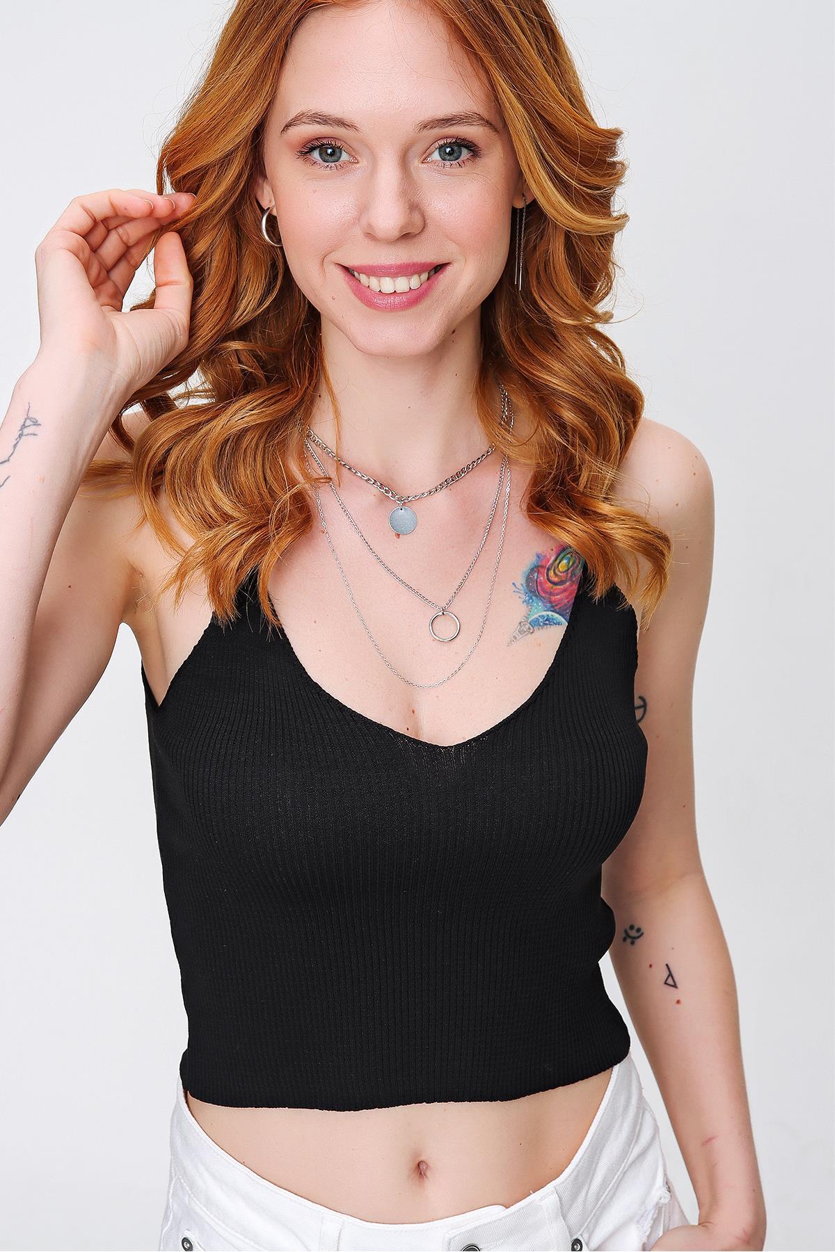 Chuba Kadın İp Askılı V-Neck Siyah Fitilli Triko Crop Atlet 21S303