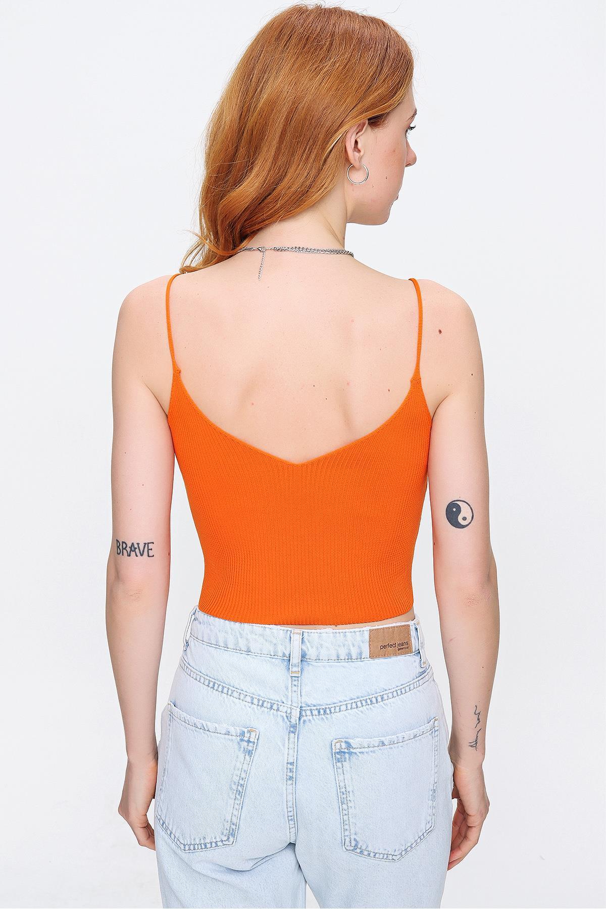 Chuba Kadın İp Askılı V-Neck Turuncu Fitilli Triko Crop Atlet 21S303