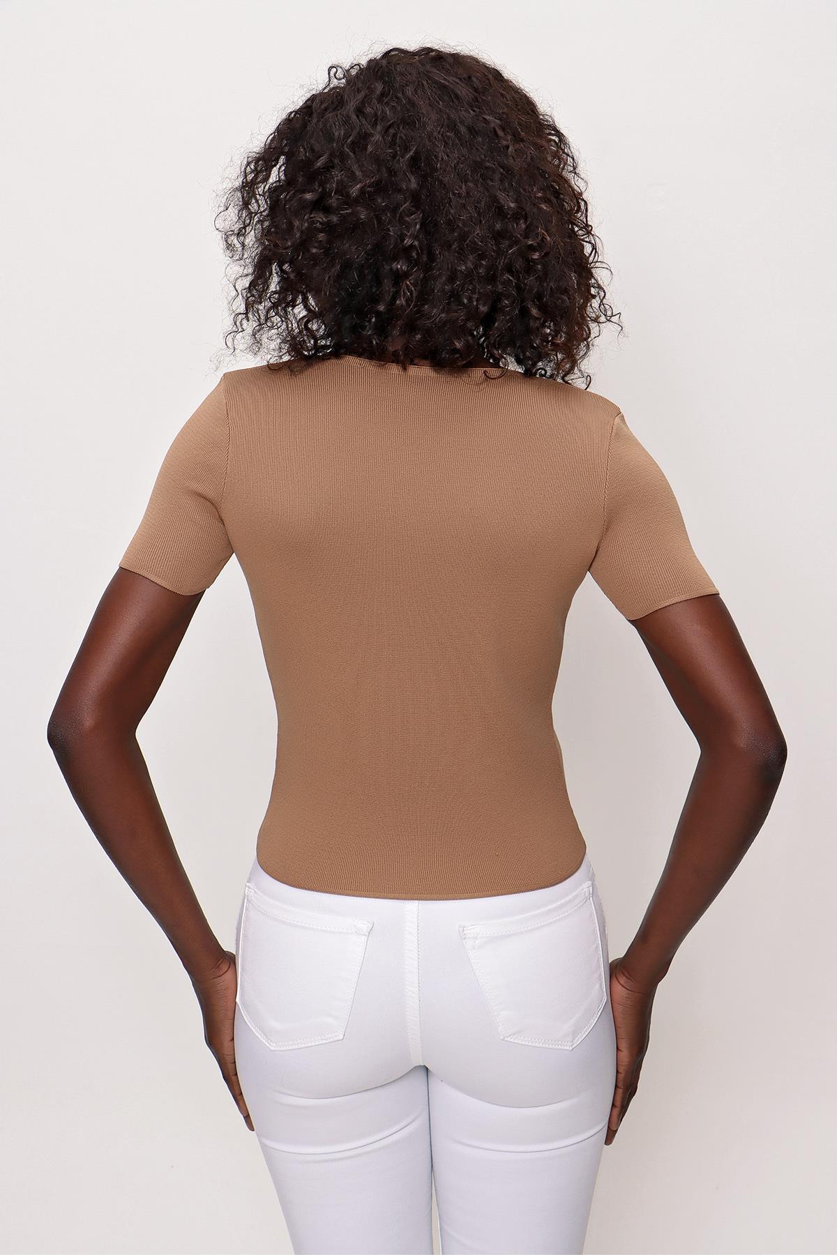 Chuba Kadın Kare Yaka Kısa Kollu İnce Triko Kazak Bej 22SW314