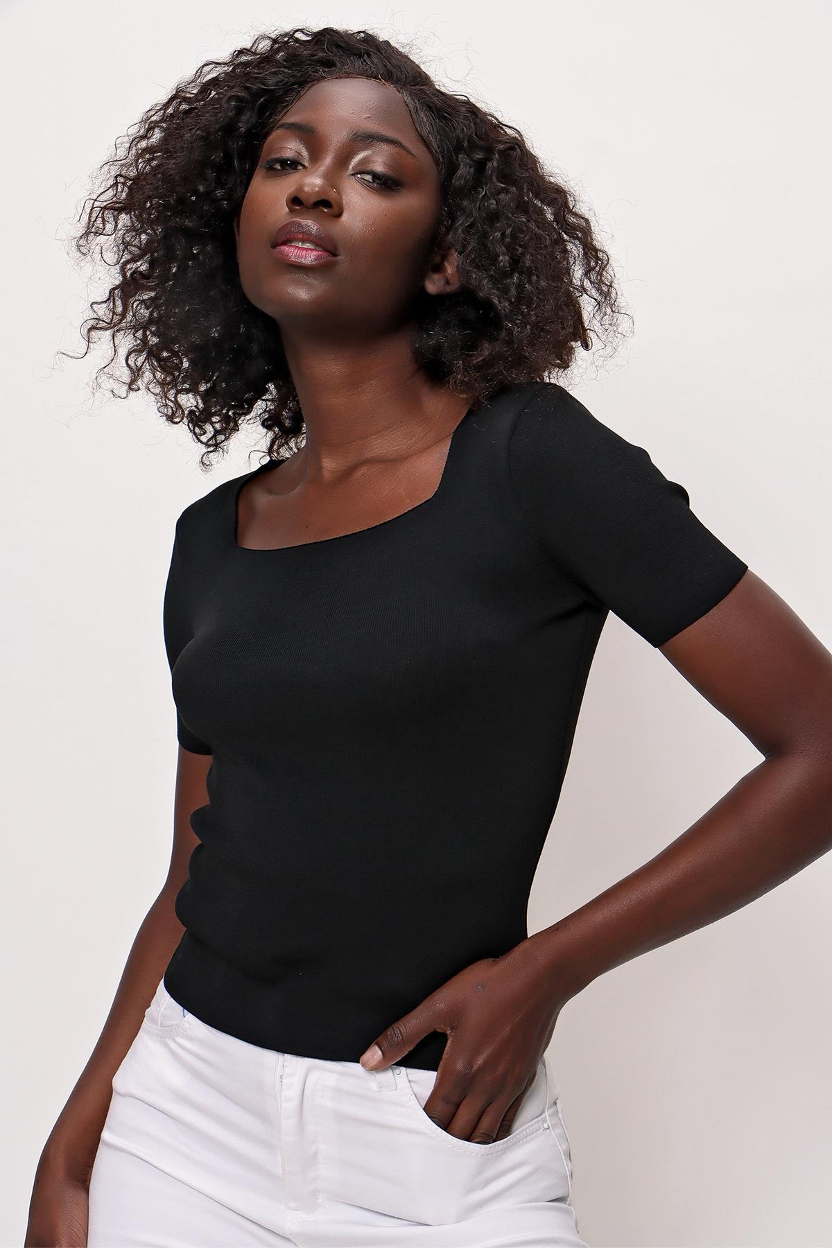 Chuba Kadın Kare Yaka Kısa Kollu İnce Triko Kazak Siyah 22SW314