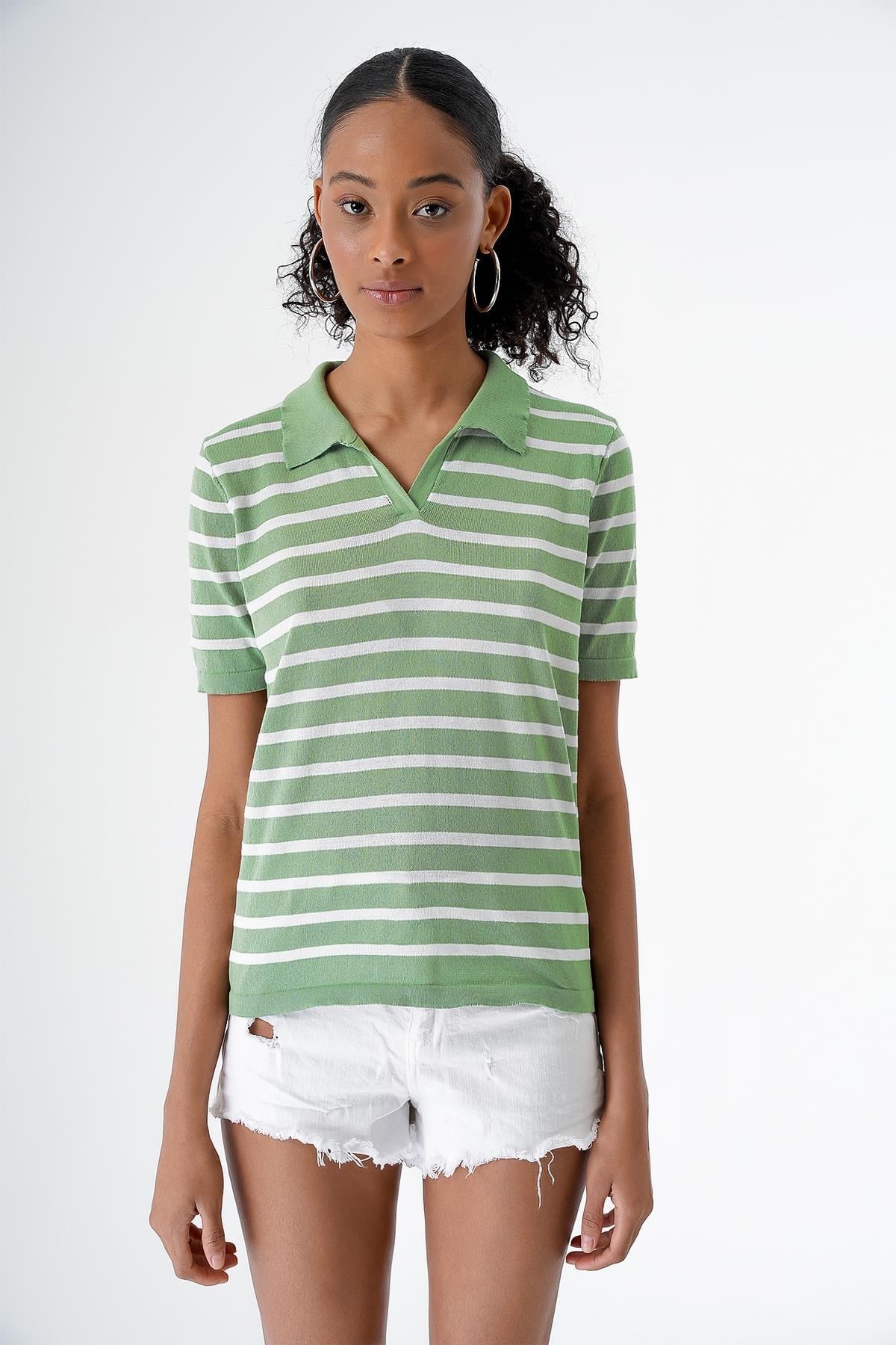 Chuba Kadın Polo Yaka Kısa Kollu Çizgili Triko T-Shirt Yeşil-Beyaz 24S157