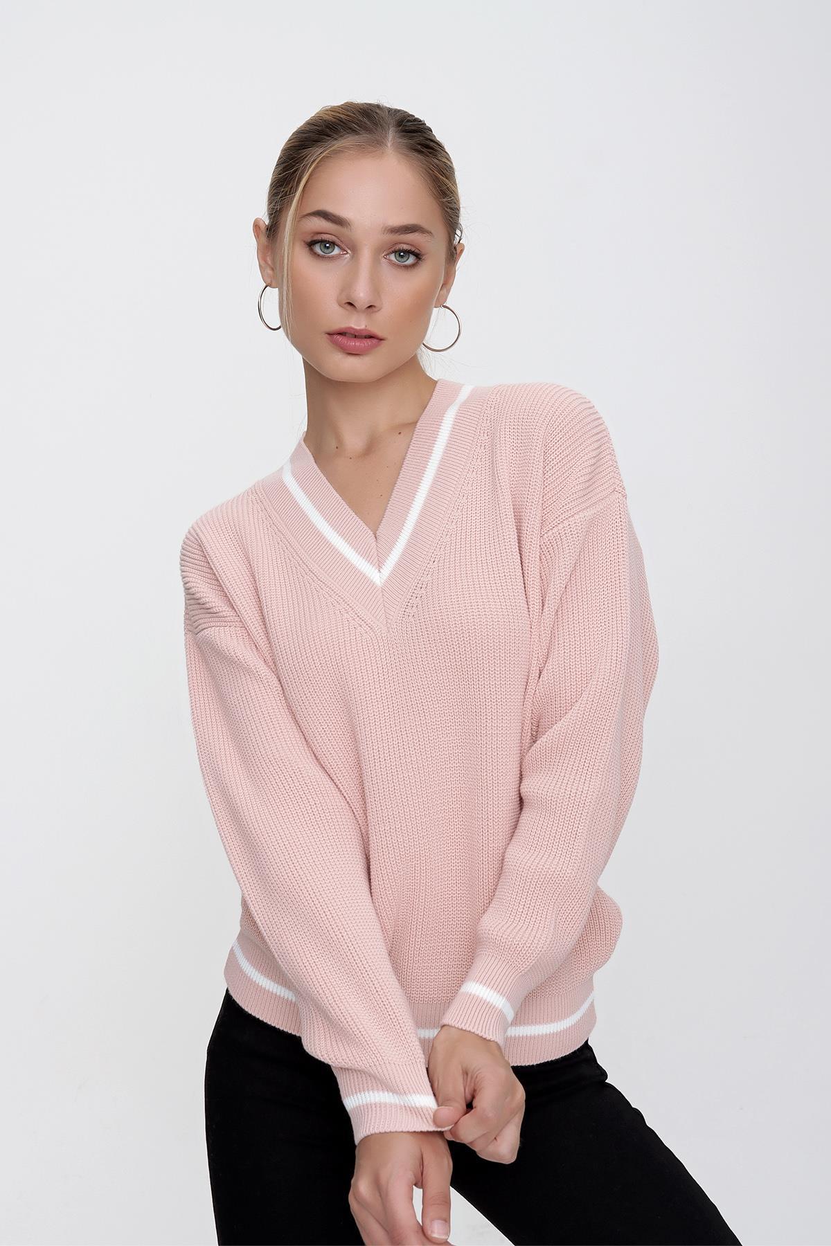 Chuba Kadın Pudra V Yaka Kontrast Çizgi Detaylı Rahat Kalıp Selanik Triko Kazak 22WK209