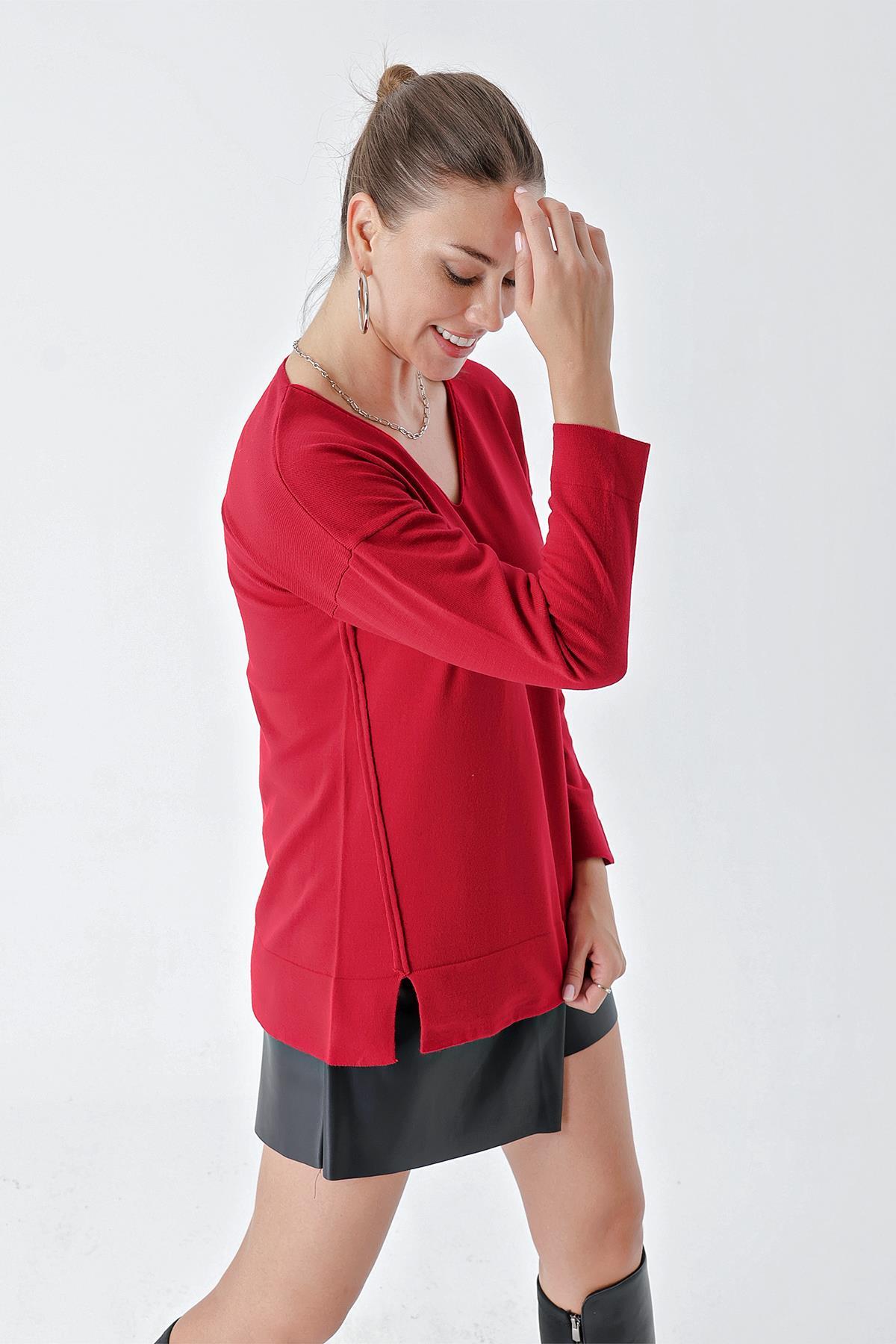 Chuba Kadın Rahat Kalıp Verev Dikiş Detaylı V Yaka Triko Kazak Kırmızı 24W117