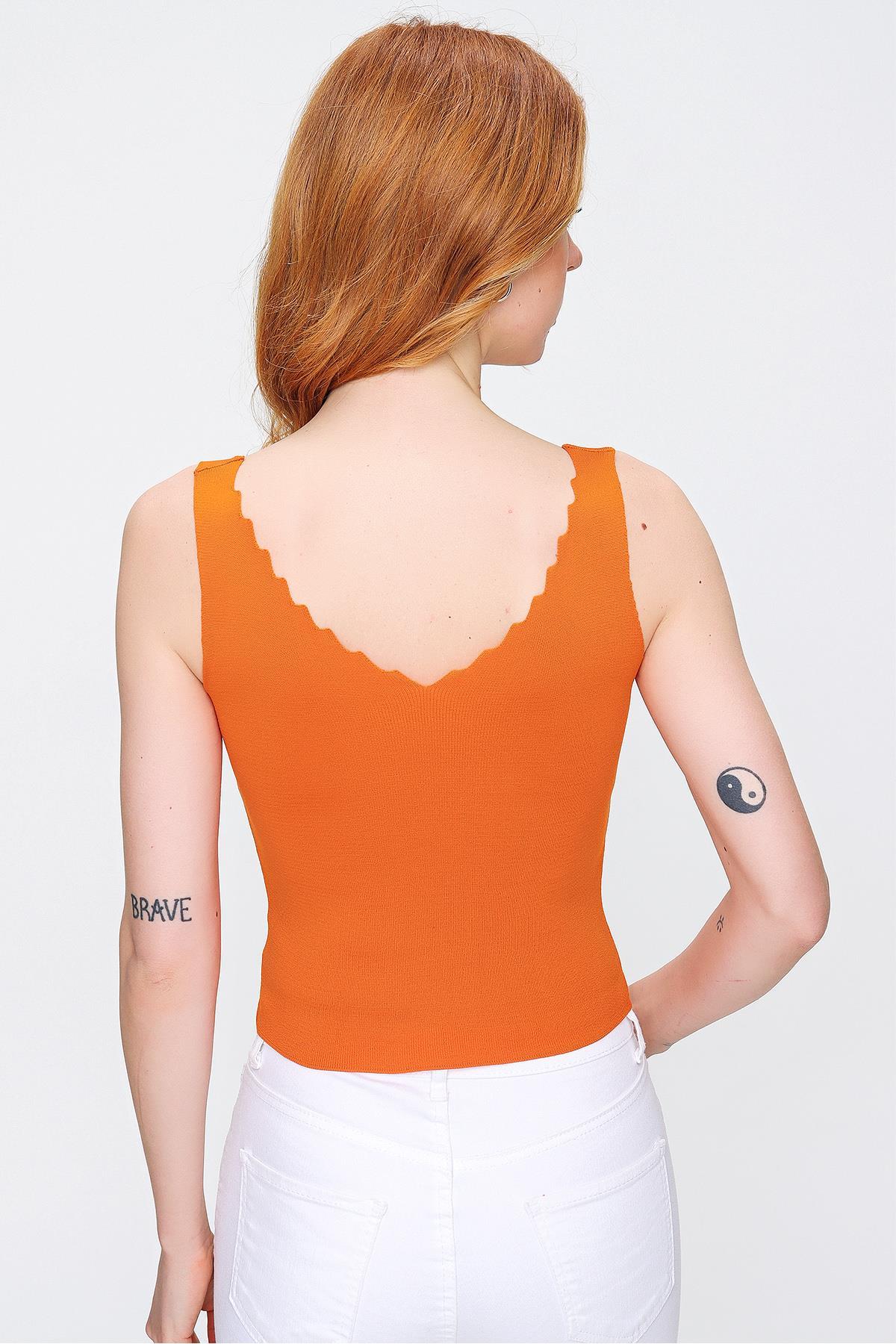 Chuba Kadın V-Neck Turuncu Triko Crop Atlet  21S312