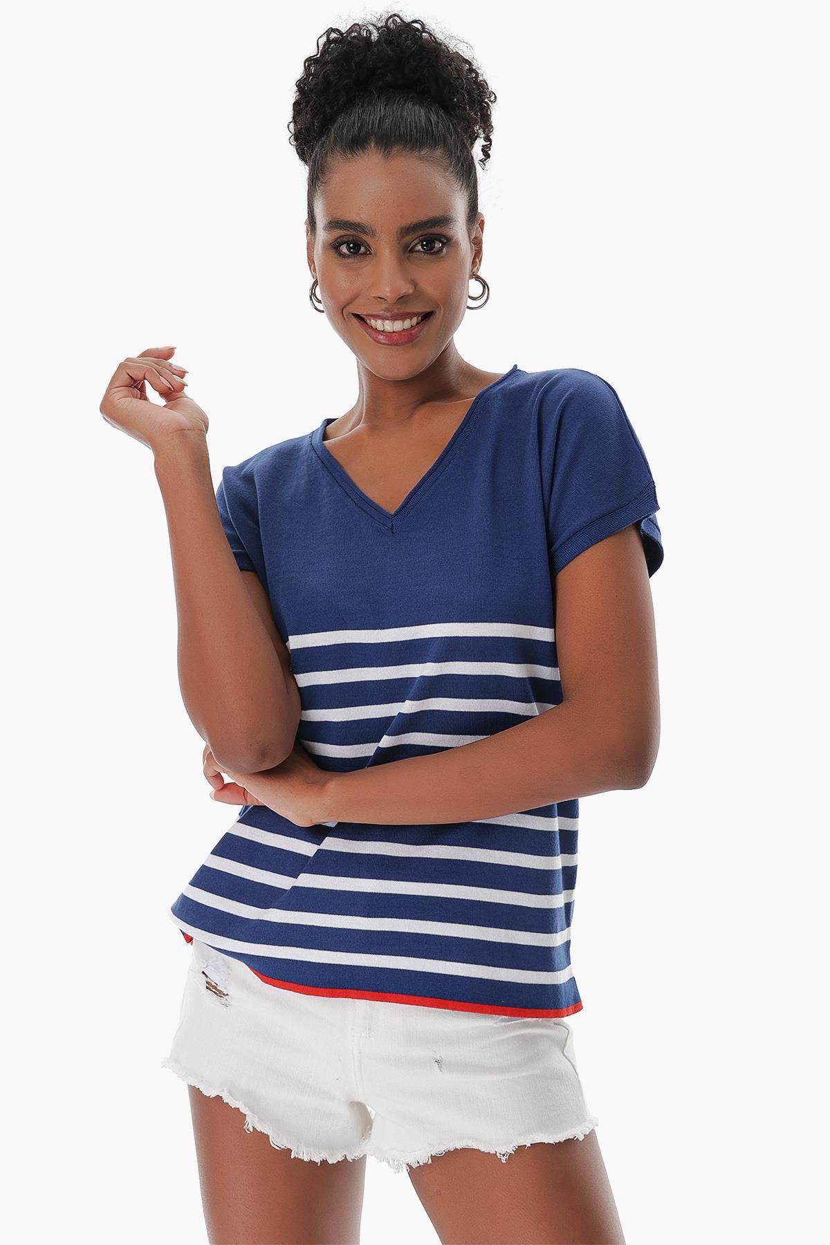 Chuba Kadın V Yaka Çizgili Geniş Kalıp Marin Kısa Kollu İnce Triko T-Shirt Navy-Beyaz 23S1009