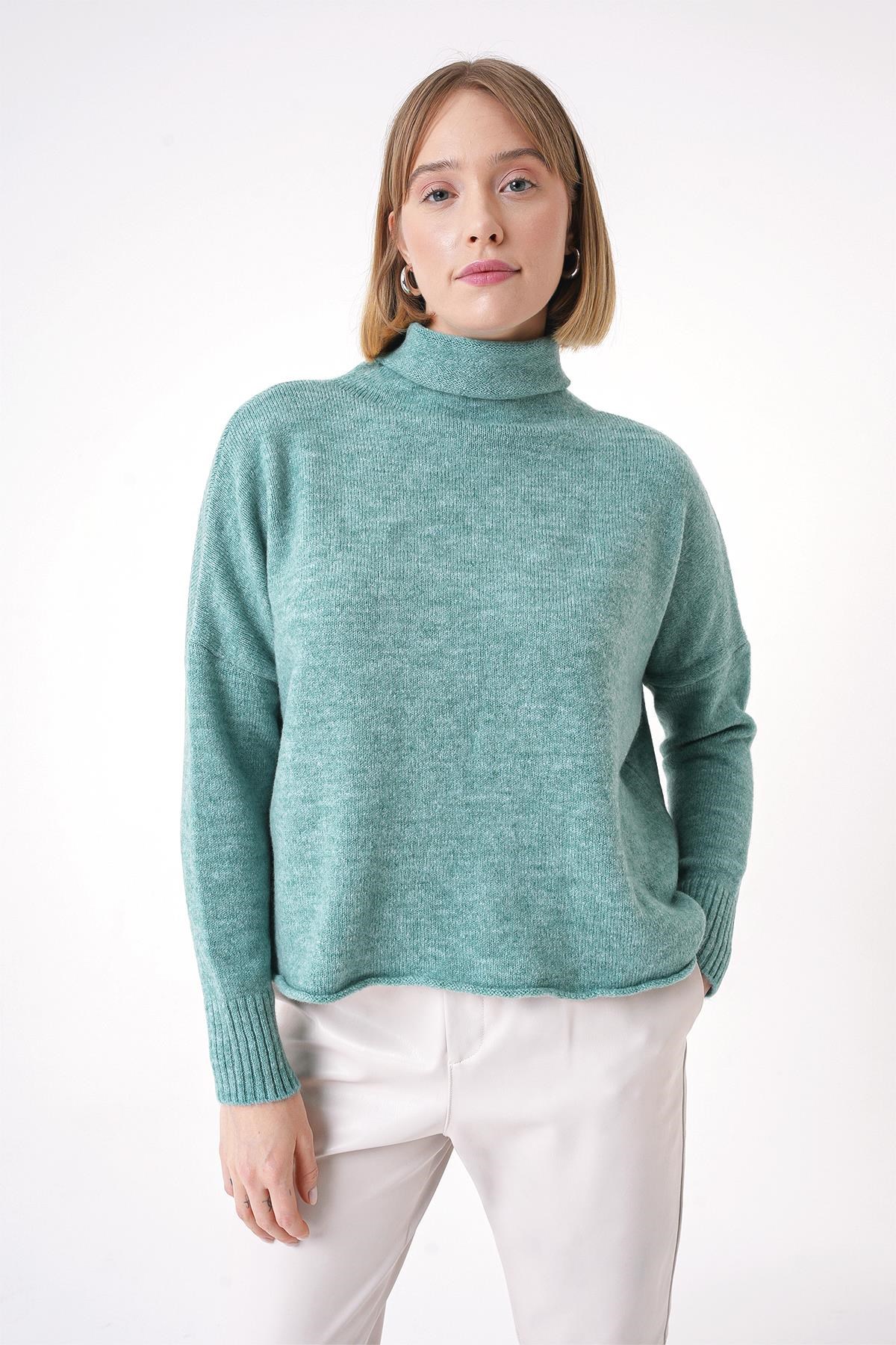 Chuba Kadın Yumuşak Dokulu Oversize Balıkçı Yaka Triko Kazak Mint 25W3014