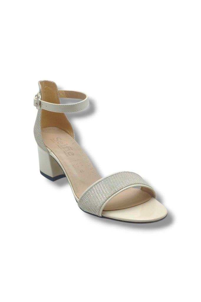 Selfie 4270-26 Simli Rugan Tek Bant Orta Topuk Büyük Numara Fashion Kadın Sandalet(5,5cm) 41-43